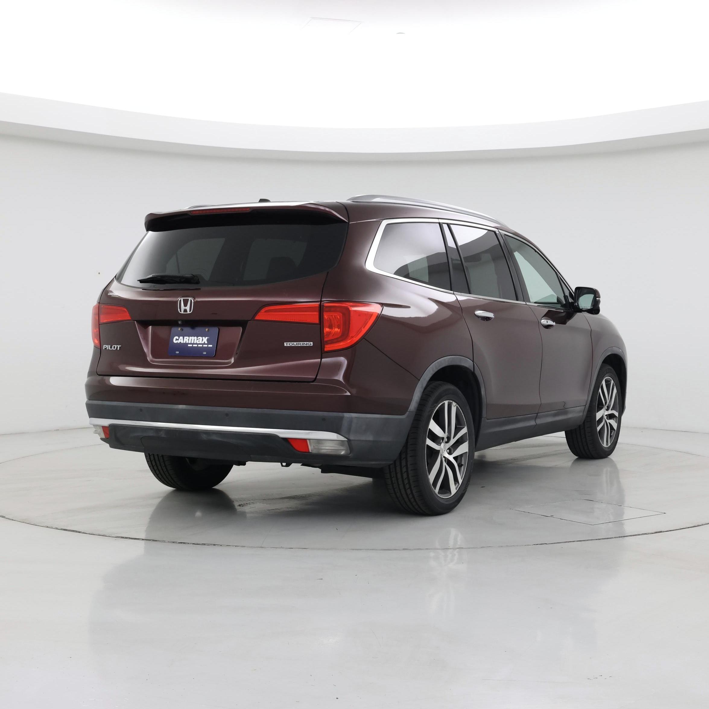Thumbnail: 2017 Honda Pilot - 8