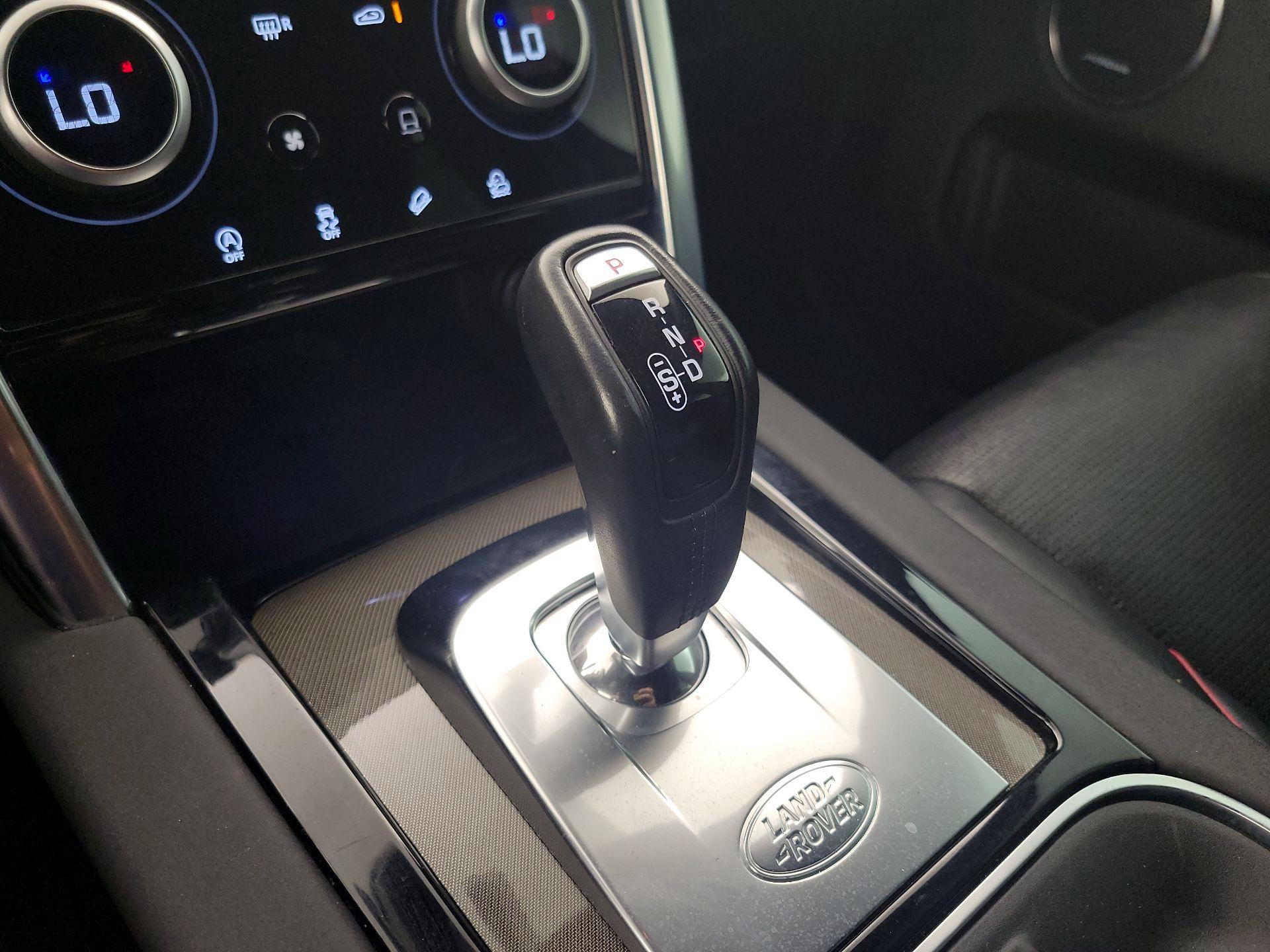 Thumbnail: 2020 Land Rover Discovery Sport - 18