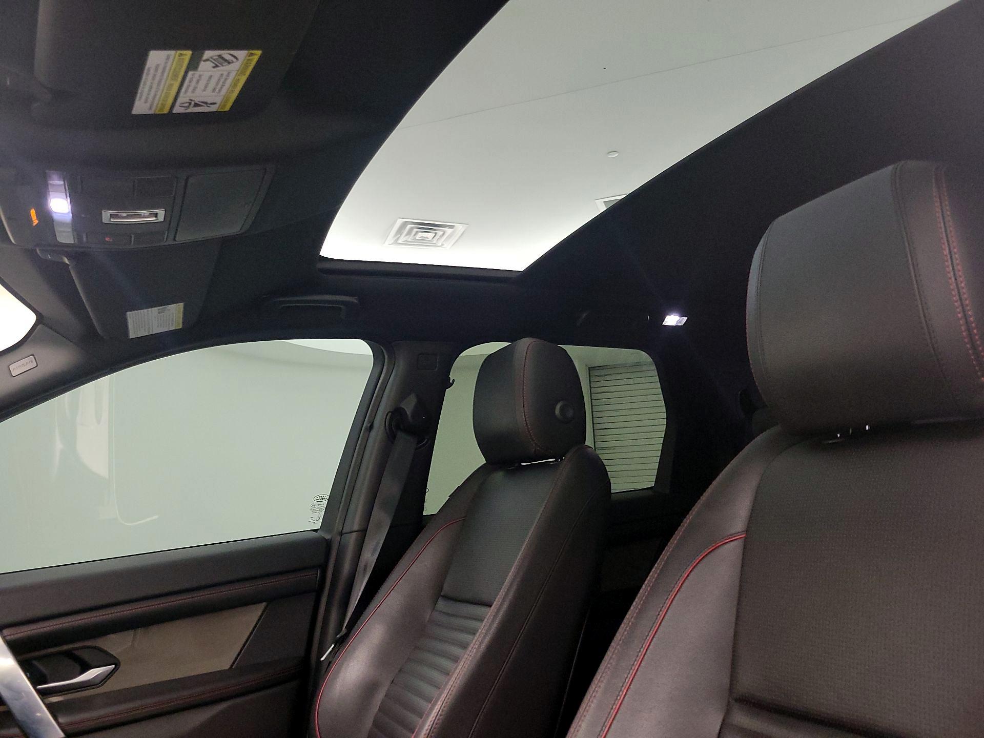Thumbnail: 2020 Land Rover Discovery Sport - 19