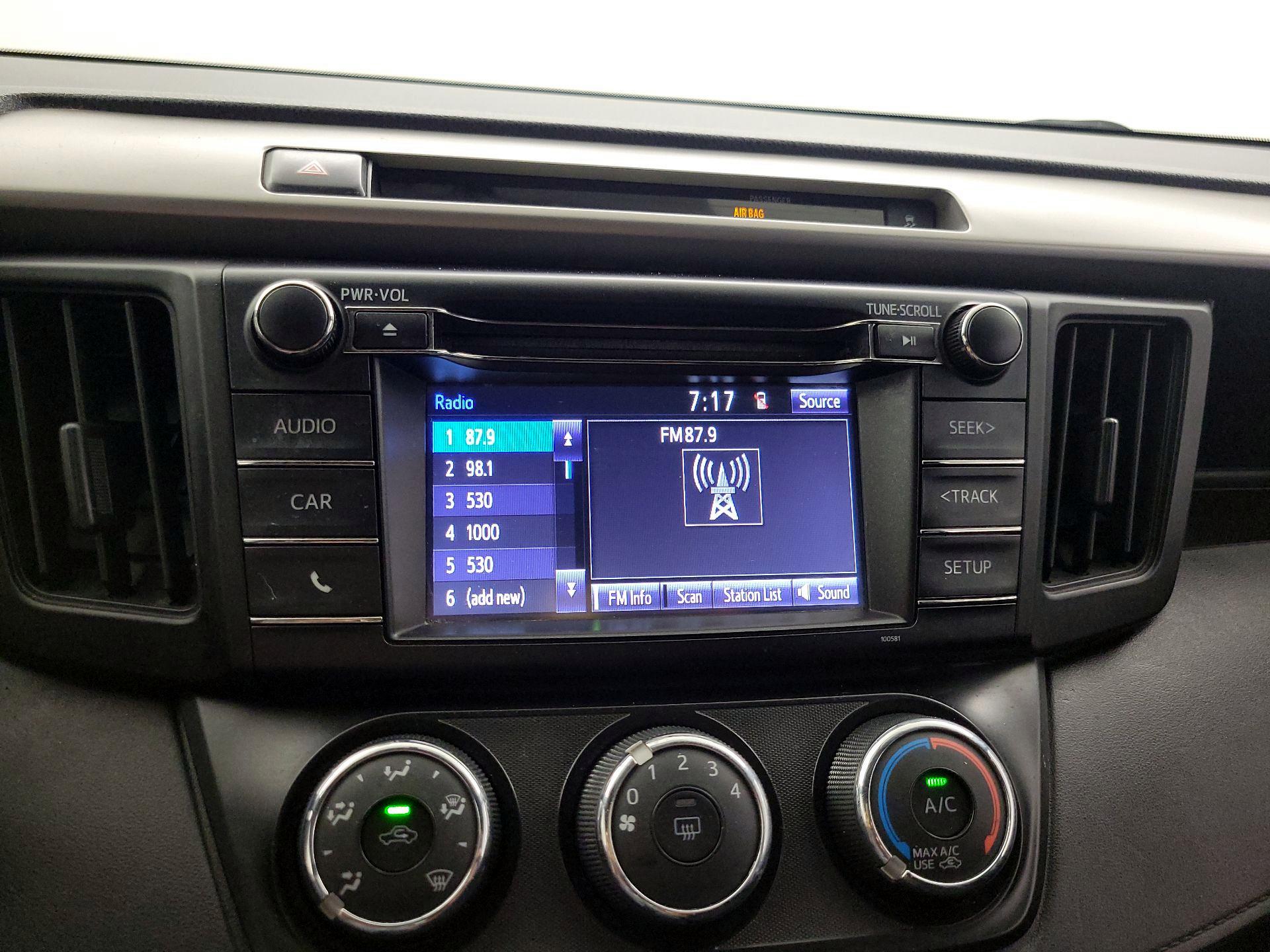 Thumbnail: 2016 Toyota RAV4 - 15