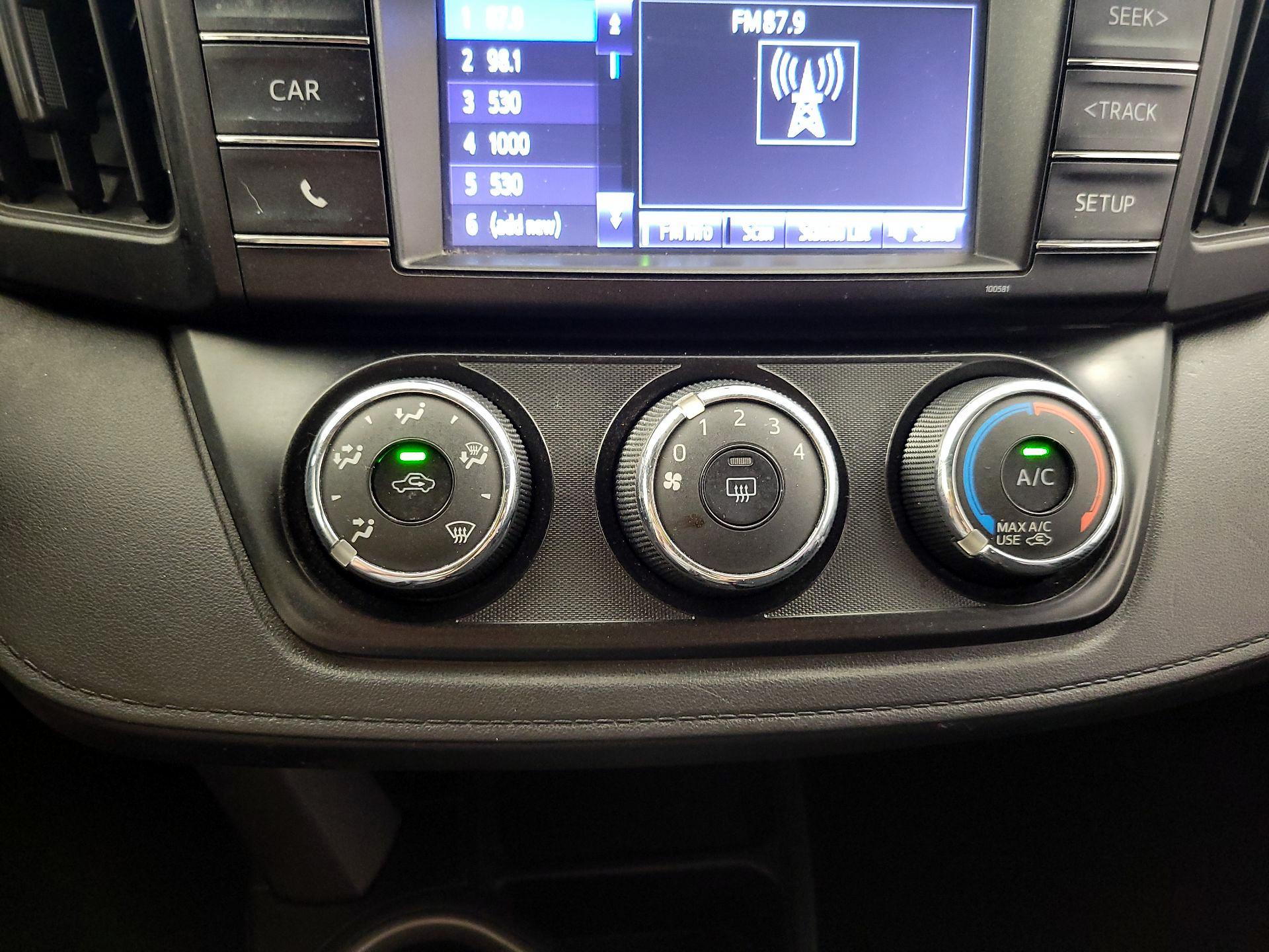 Thumbnail: 2016 Toyota RAV4 - 16
