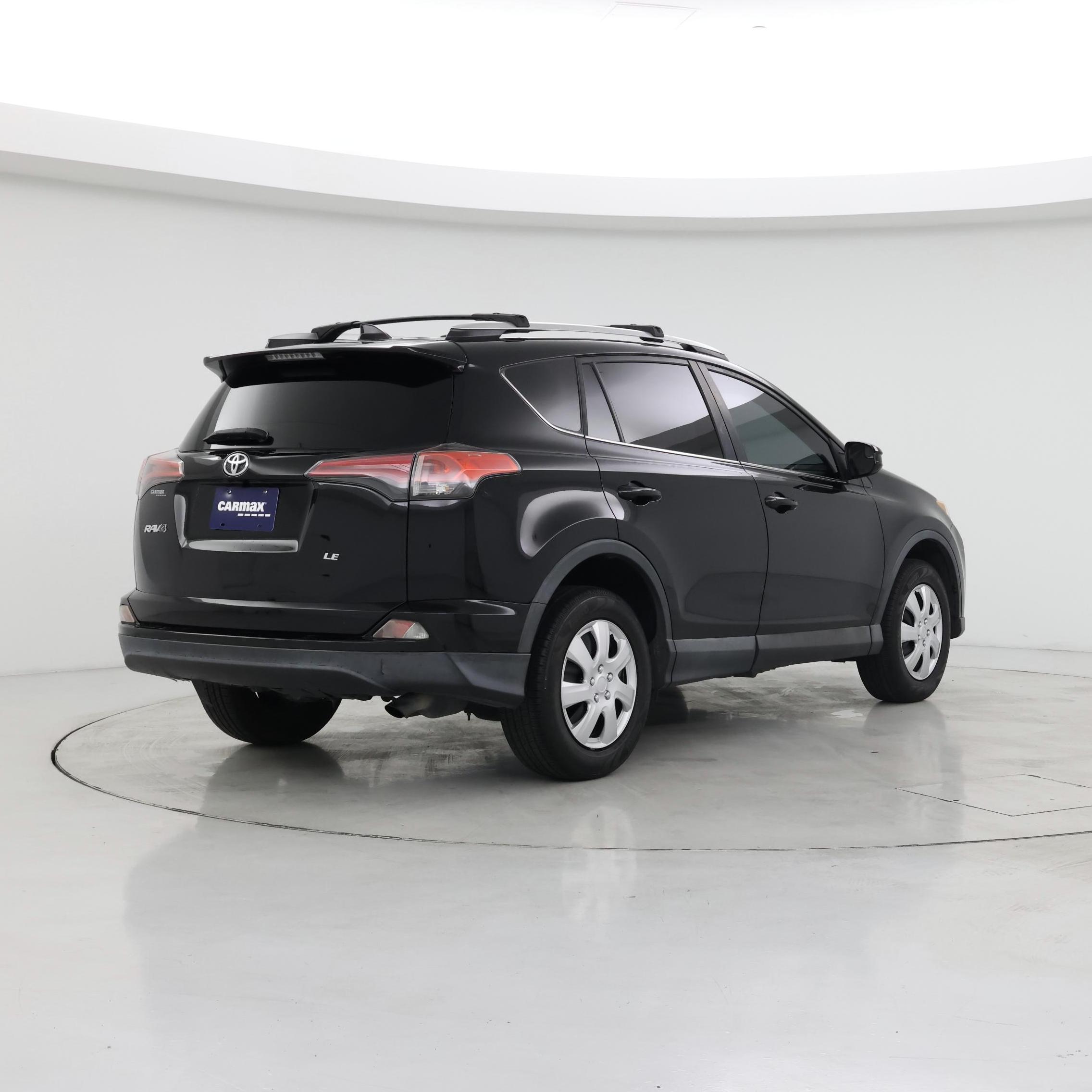 Thumbnail: 2016 Toyota RAV4 - 8