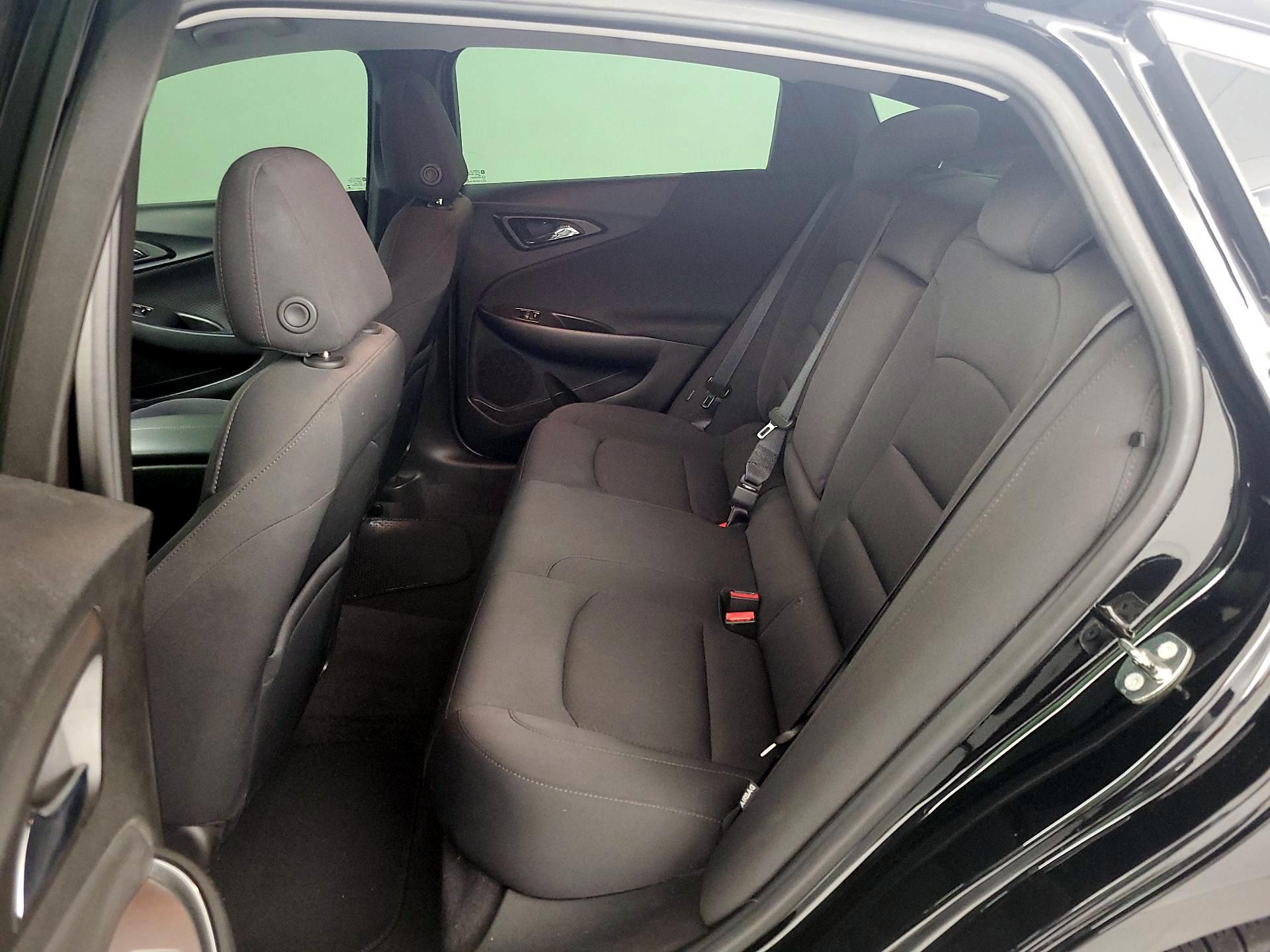 Thumbnail: 2018 Chevrolet Malibu - 19