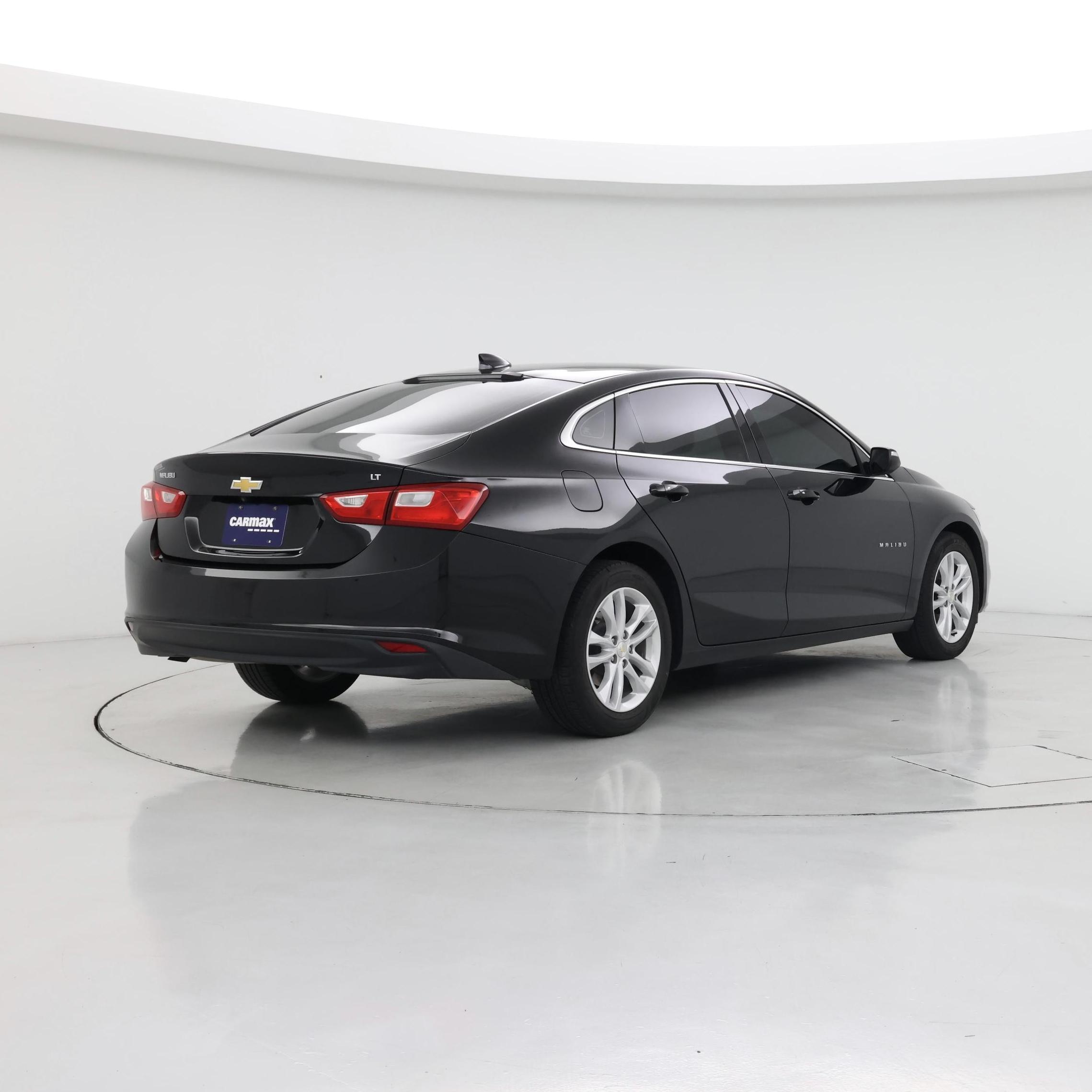 Thumbnail: 2018 Chevrolet Malibu - 8