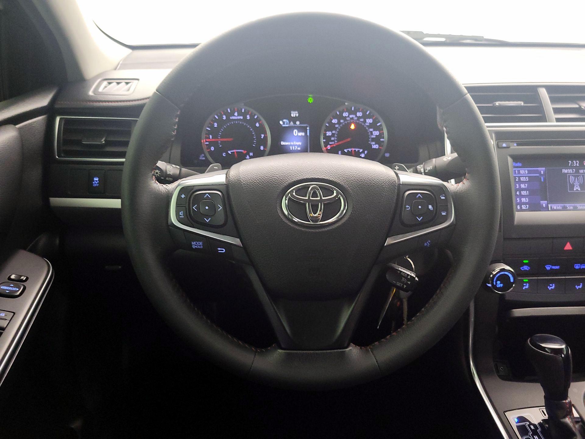 Thumbnail: 2017 Toyota Camry - 10