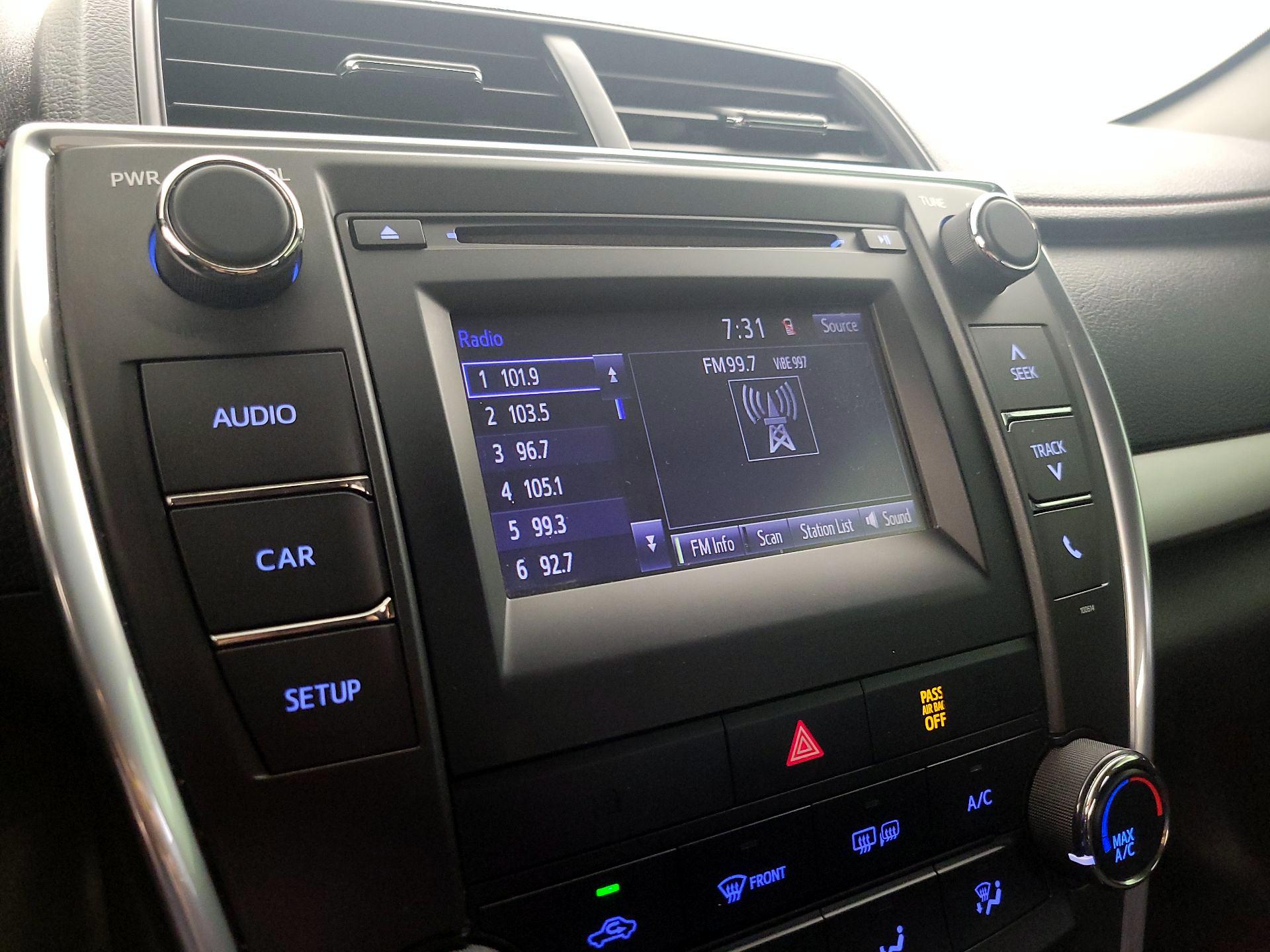 Thumbnail: 2017 Toyota Camry - 15