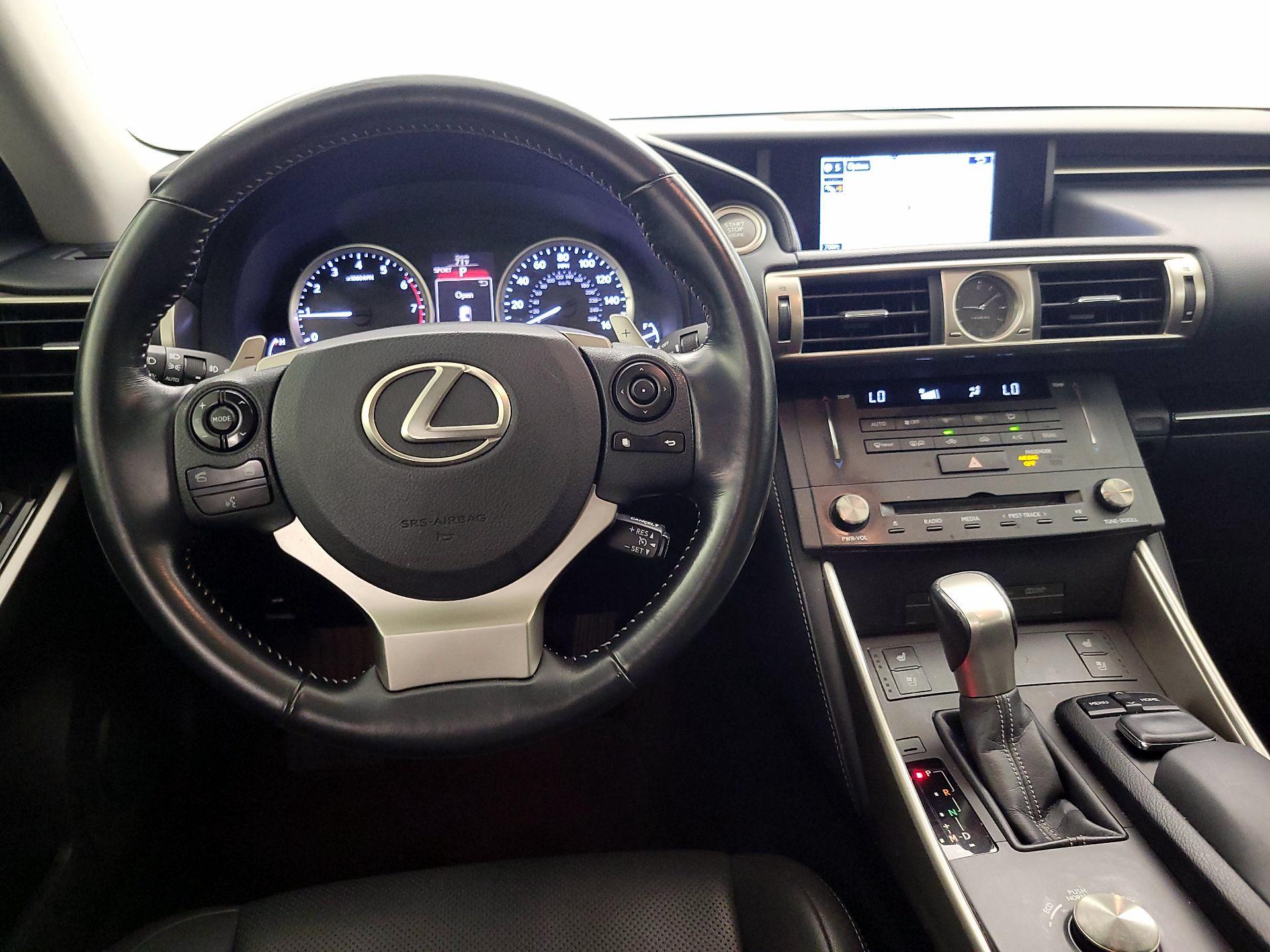 Thumbnail: 2016 Lexus IS - 10