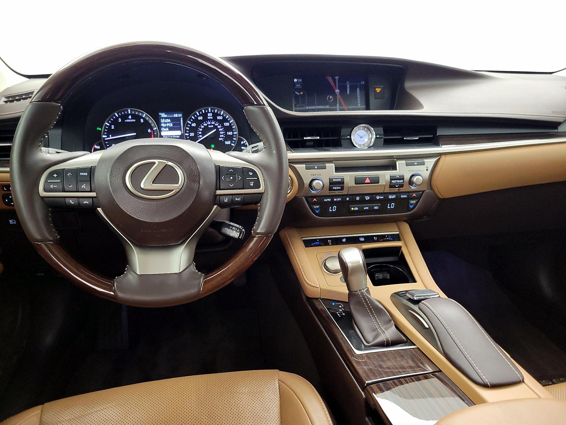 Thumbnail: 2017 Lexus ES - 10