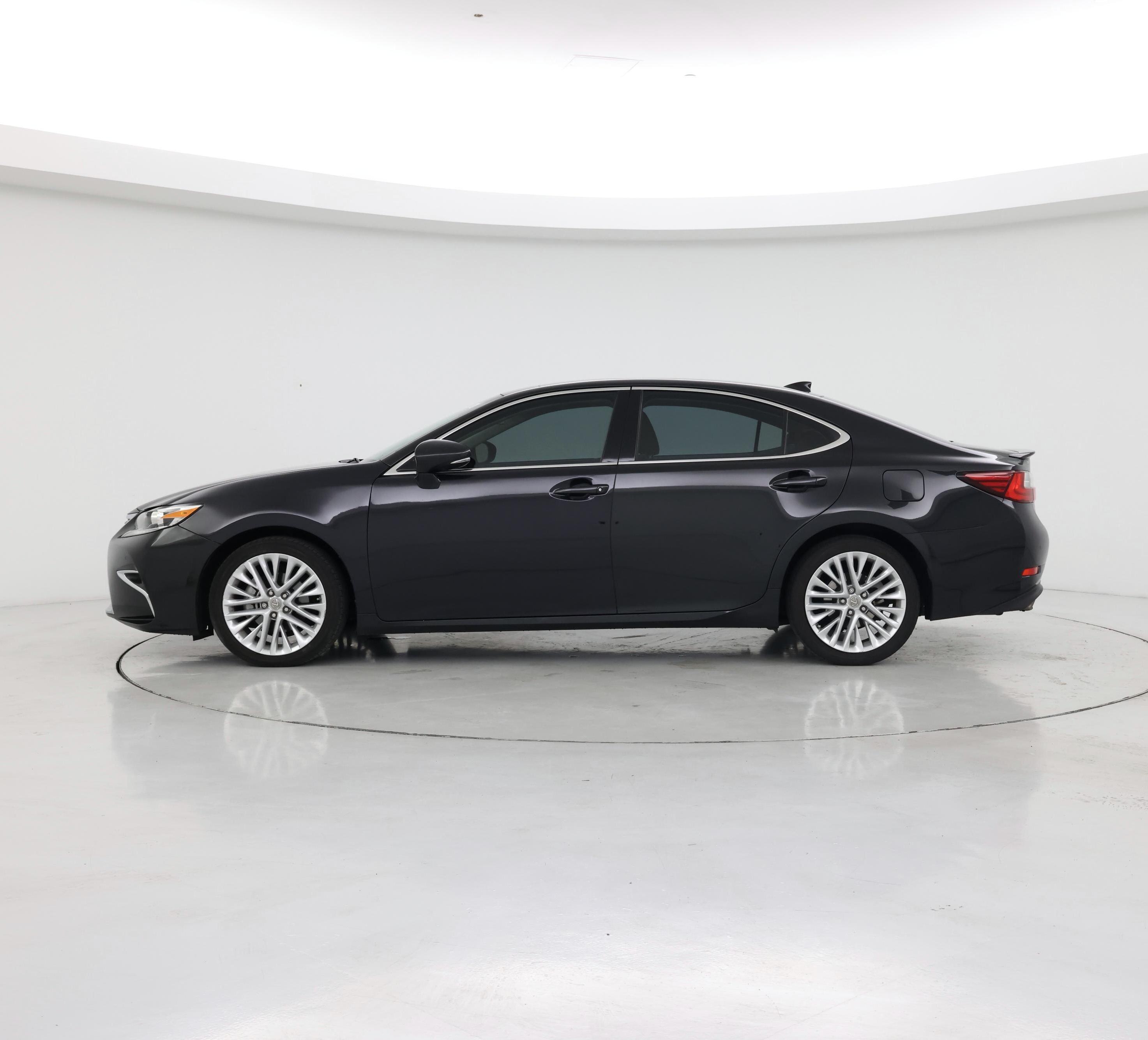 Thumbnail: 2017 Lexus ES - 3