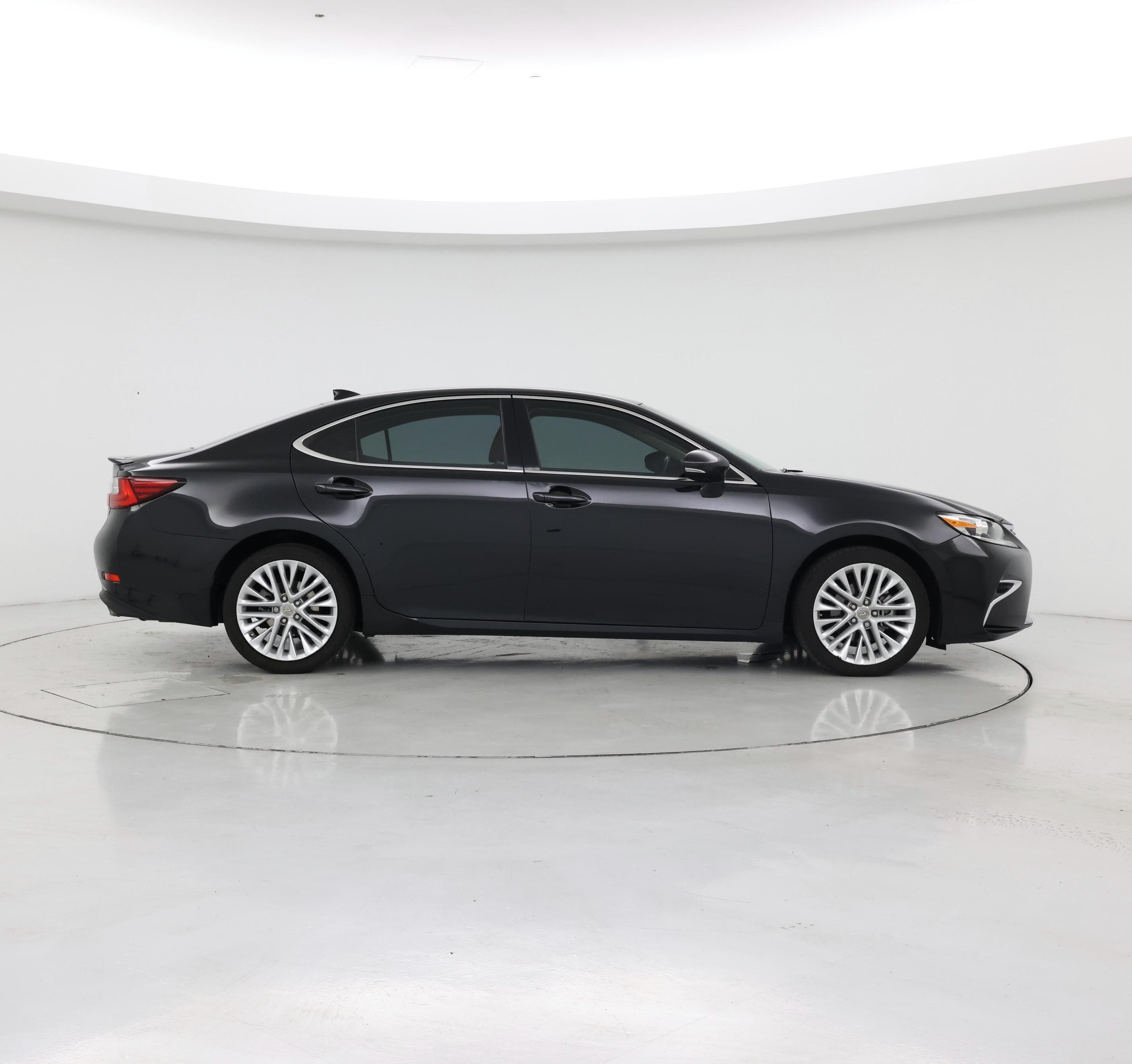 Thumbnail: 2017 Lexus ES - 7