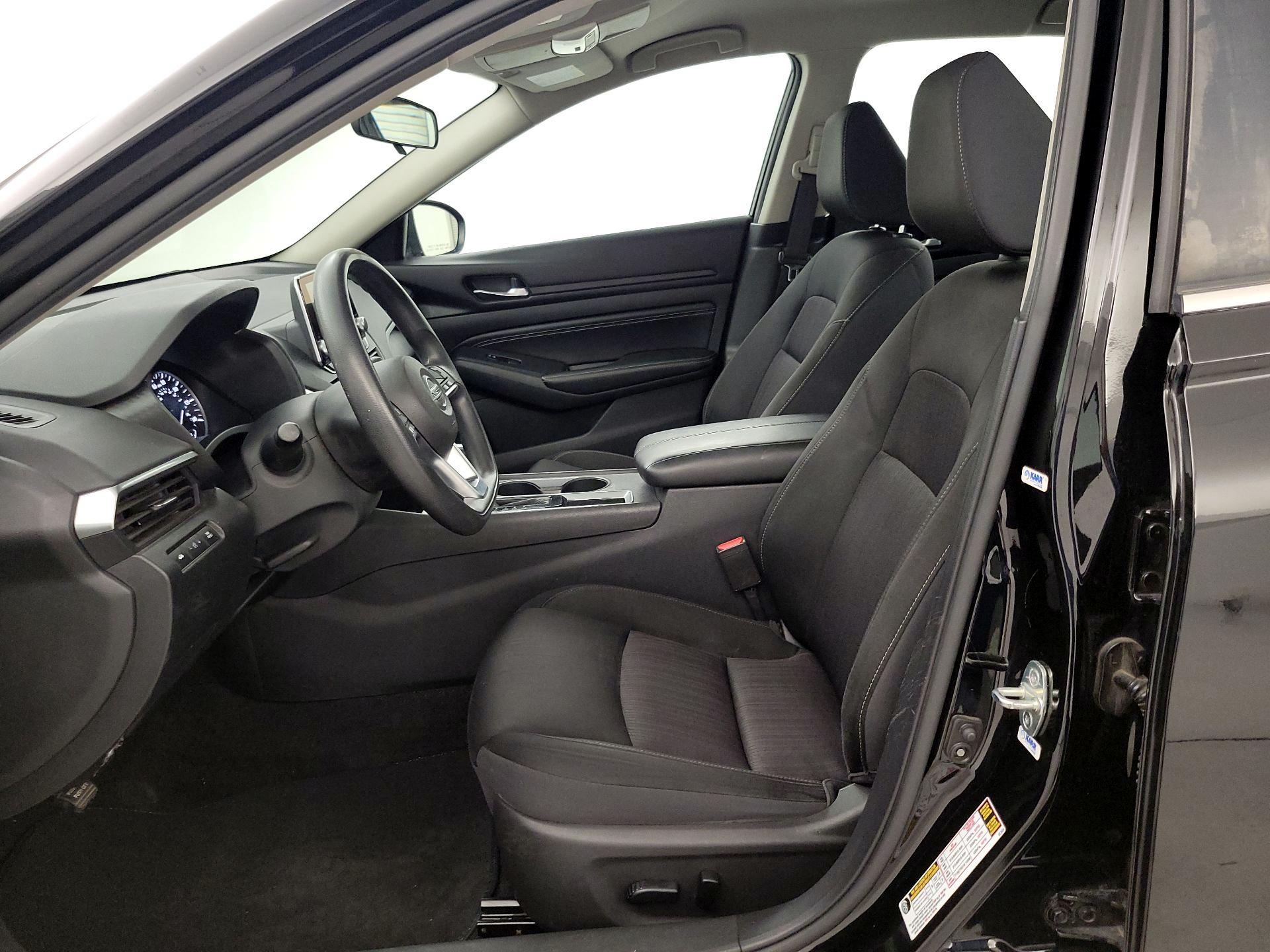 Thumbnail: 2019 Nissan Altima - 11