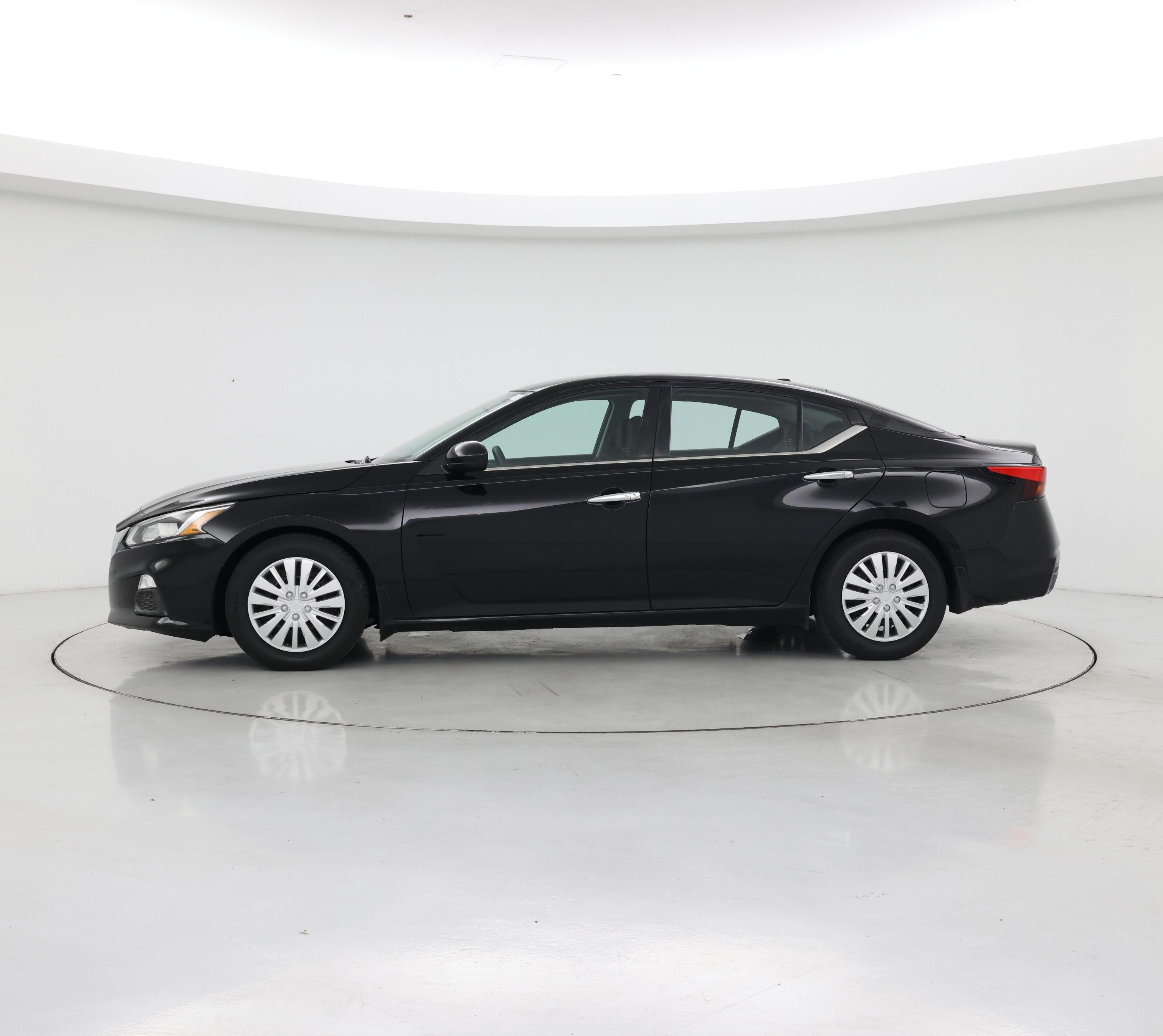 Thumbnail: 2019 Nissan Altima - 3