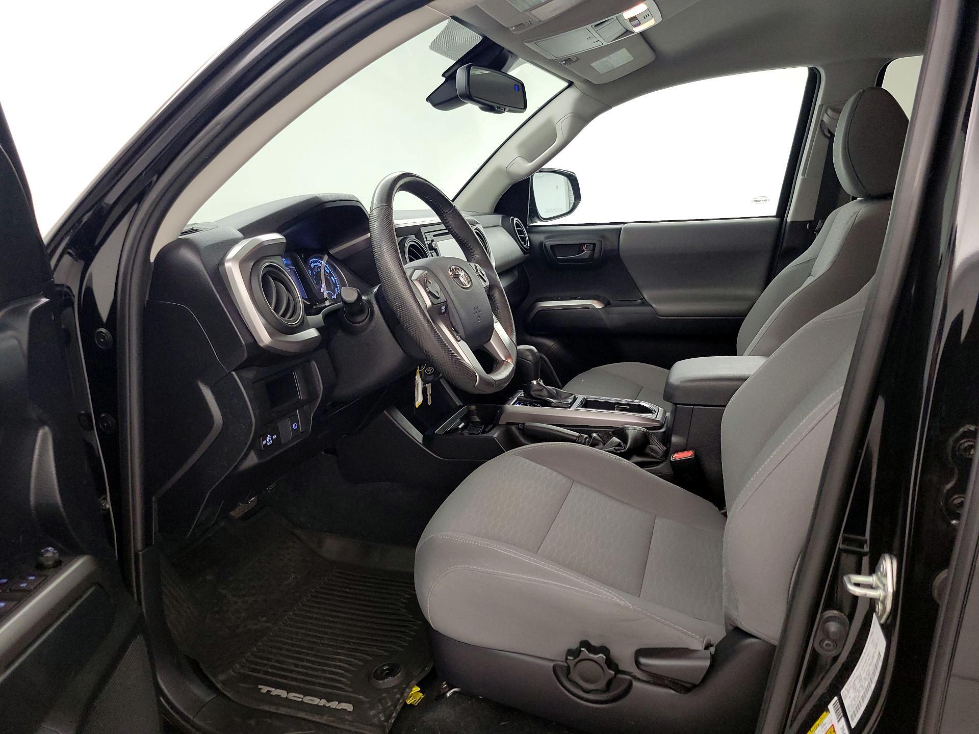 Thumbnail: 2019 Toyota Tacoma - 11