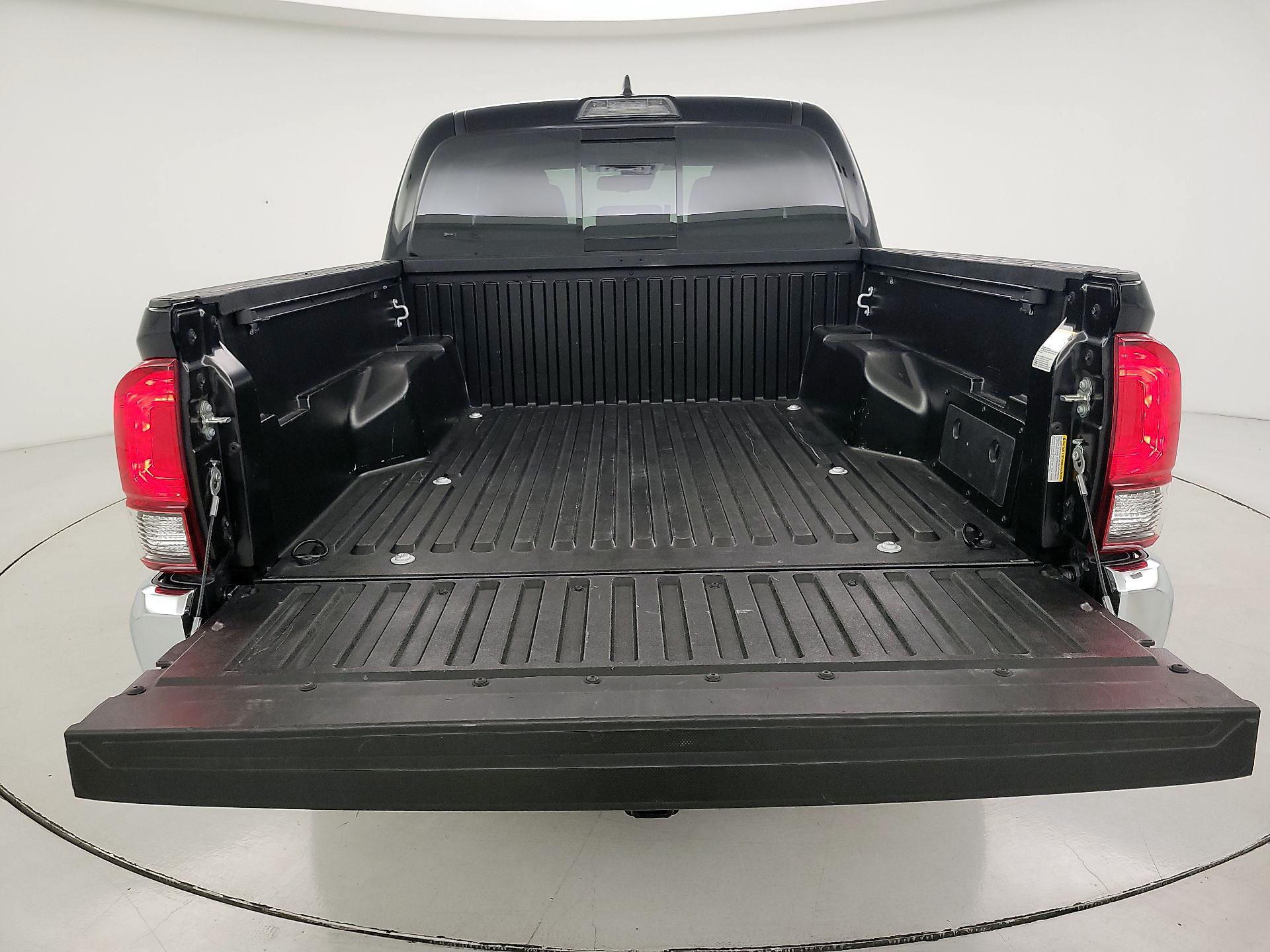 Thumbnail: 2019 Toyota Tacoma - 20