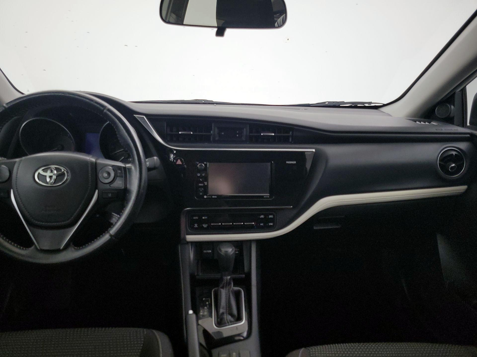 Thumbnail: 2017 Toyota Corolla iM - 9