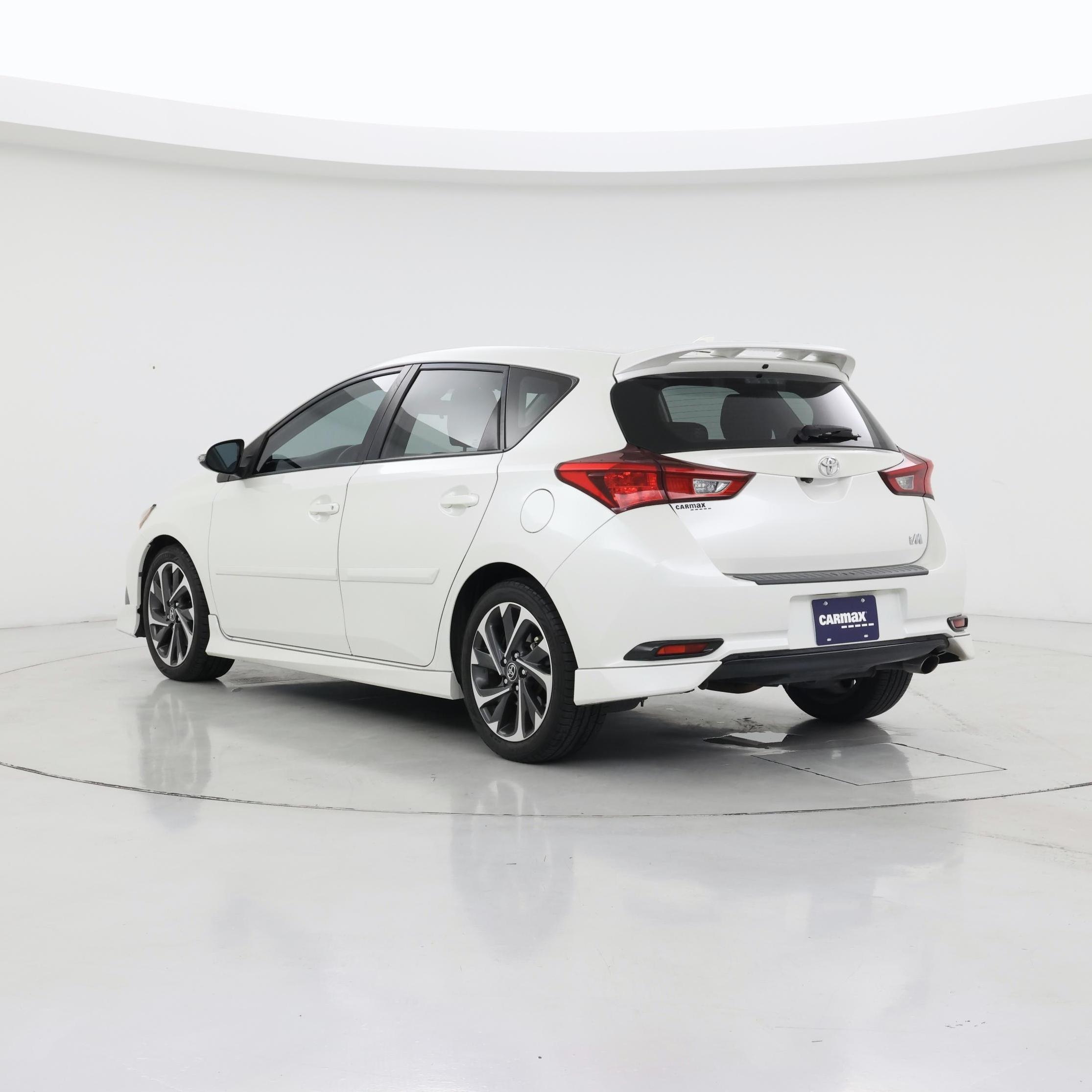 Thumbnail: 2017 Toyota Corolla iM - 2