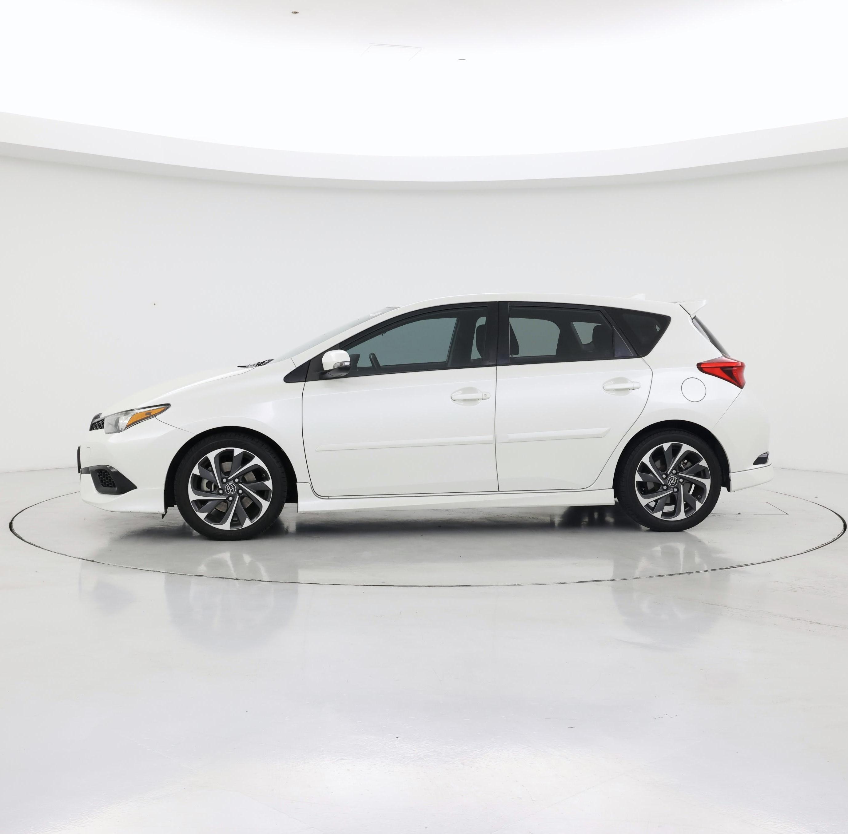Thumbnail: 2017 Toyota Corolla iM - 3