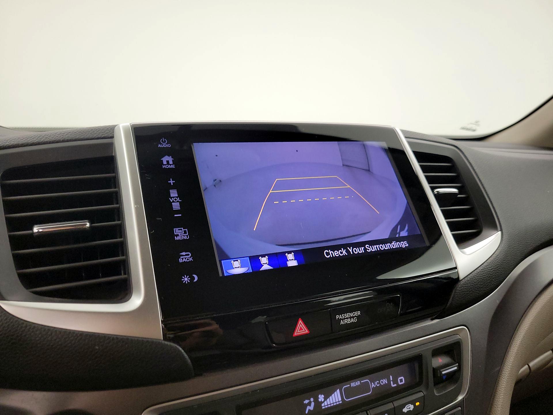 Thumbnail: 2018 Honda Pilot - 14
