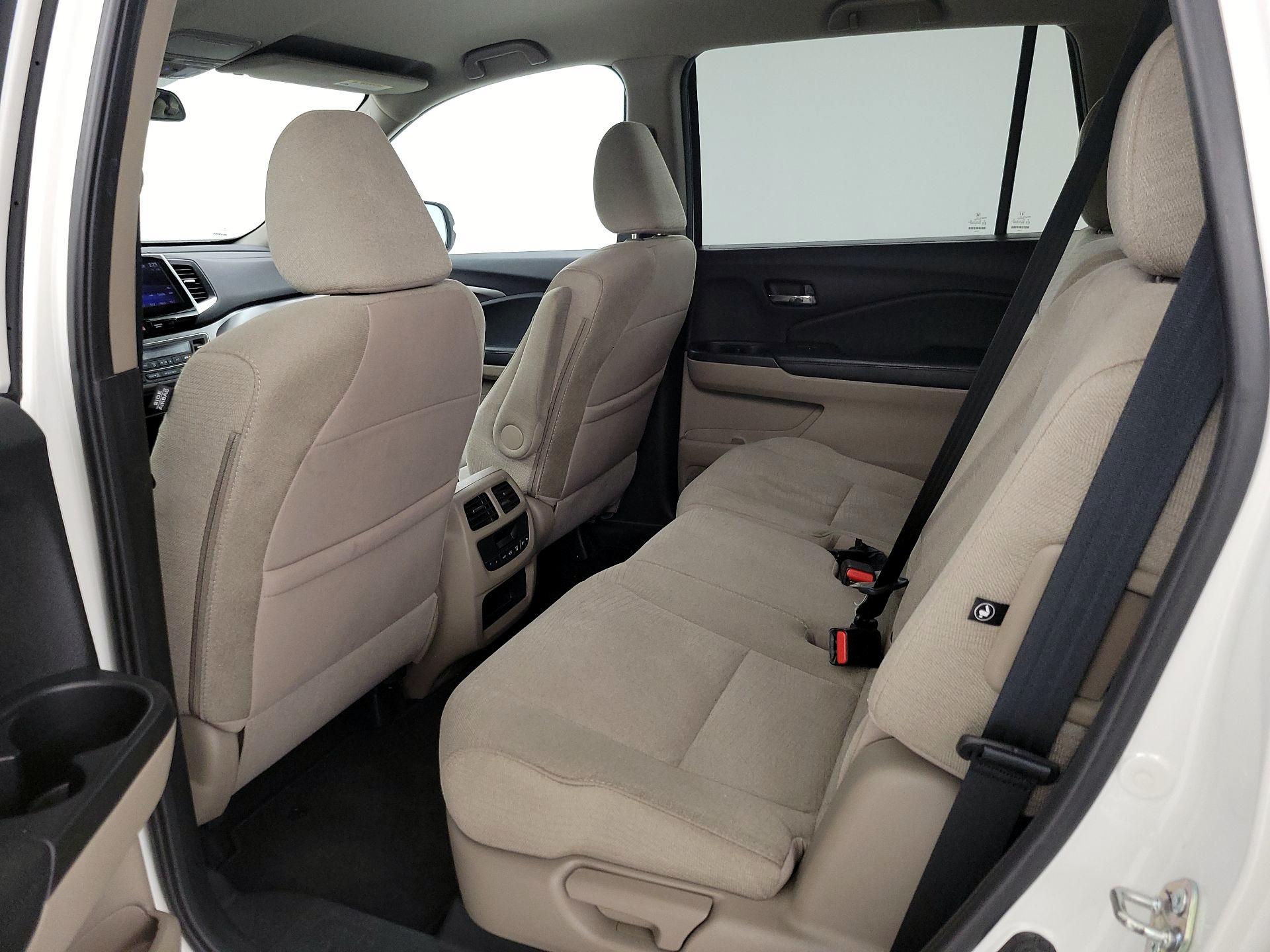 Thumbnail: 2018 Honda Pilot - 19