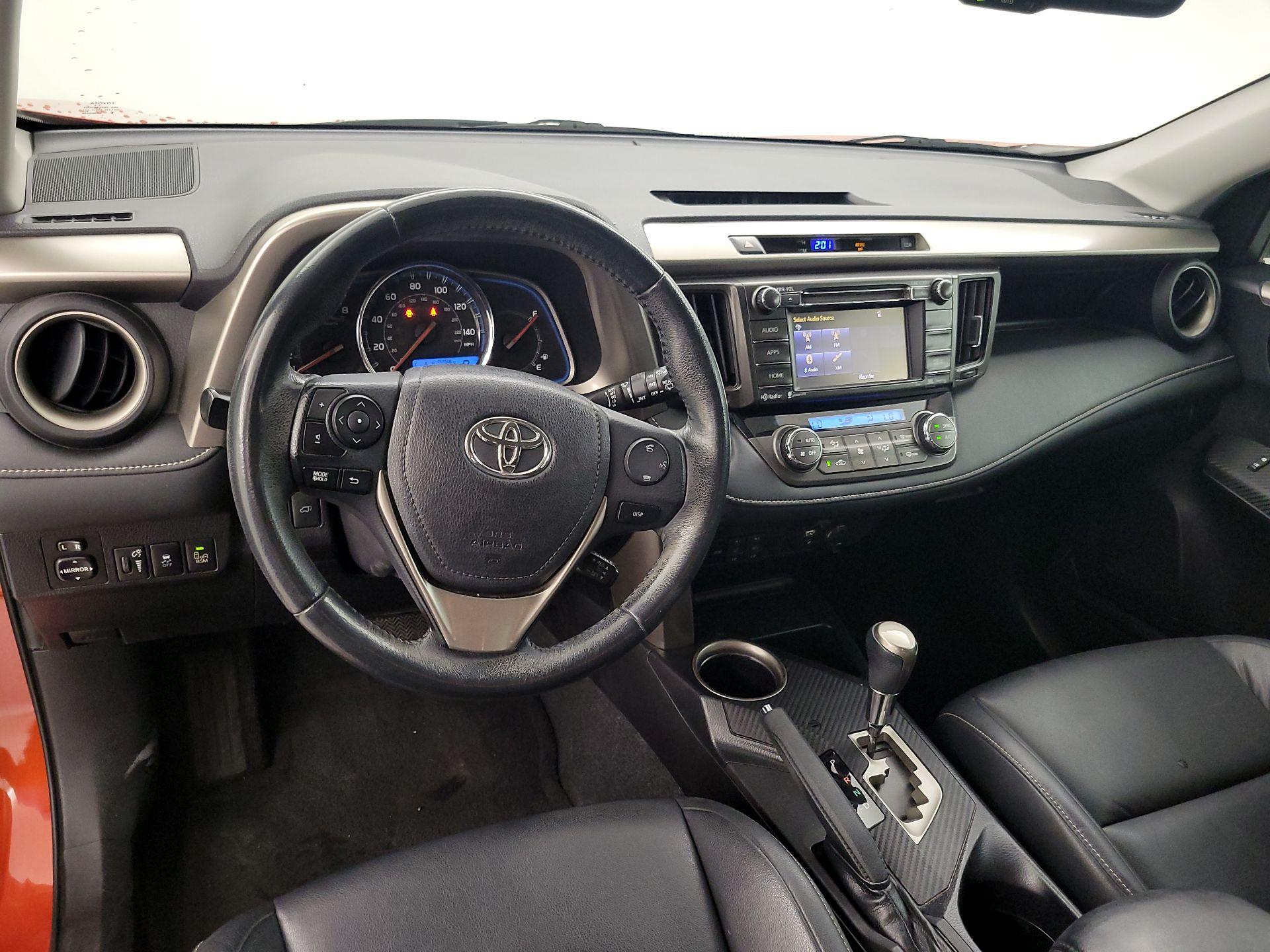 Thumbnail: 2015 Toyota RAV4 - 9