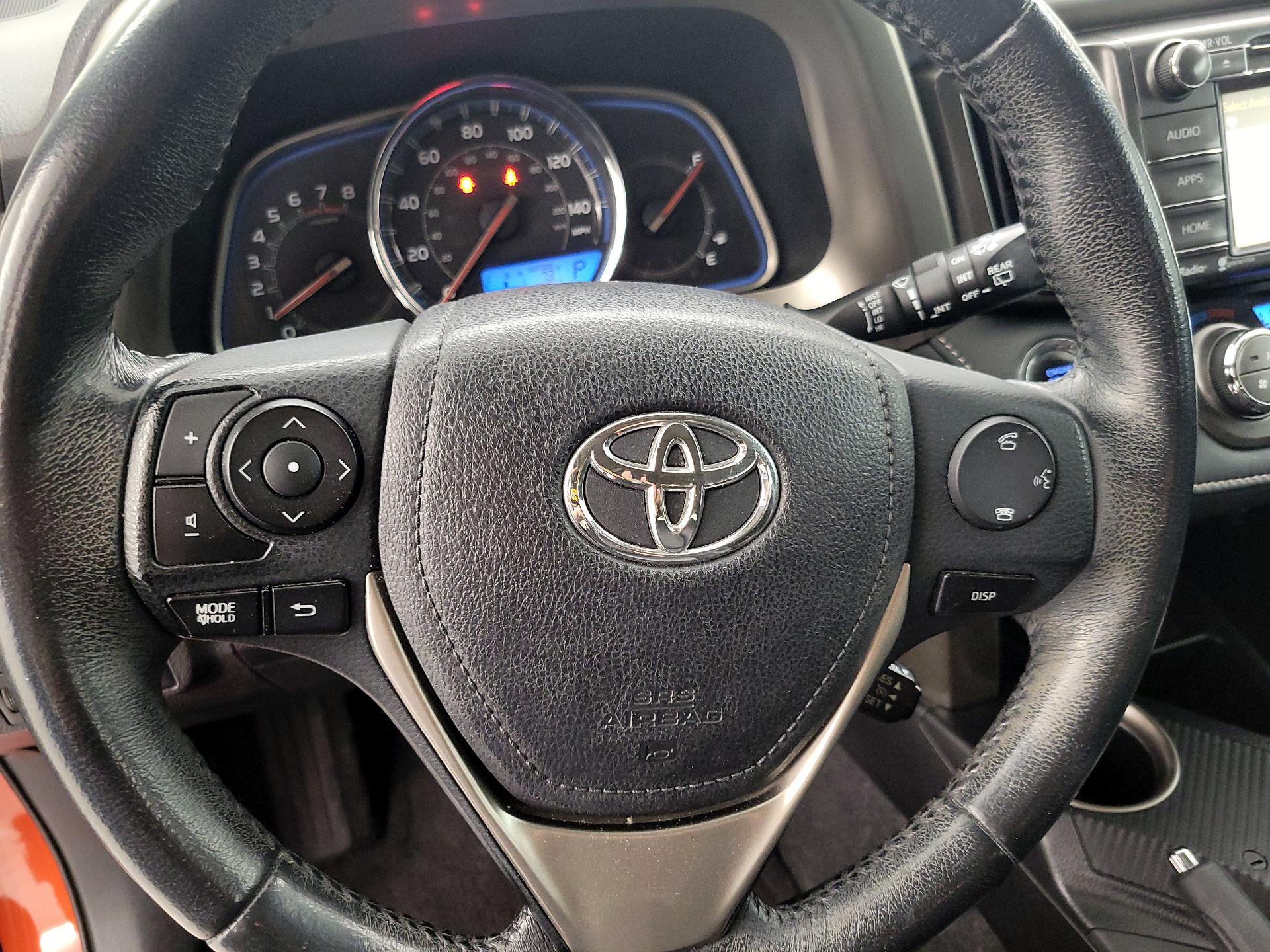 Thumbnail: 2015 Toyota RAV4 - 10