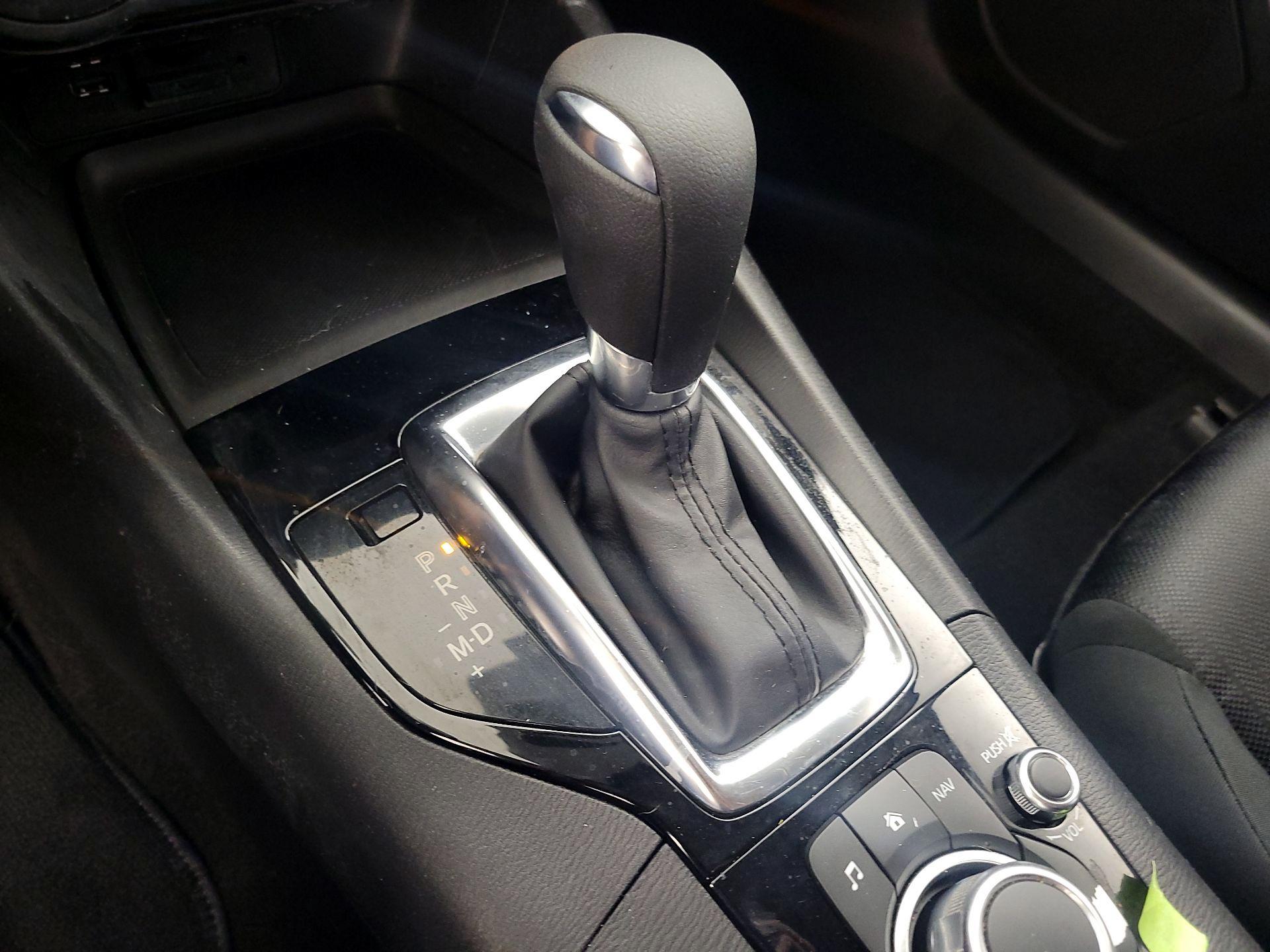 Thumbnail: 2016 Mazda Mazda3 - 17