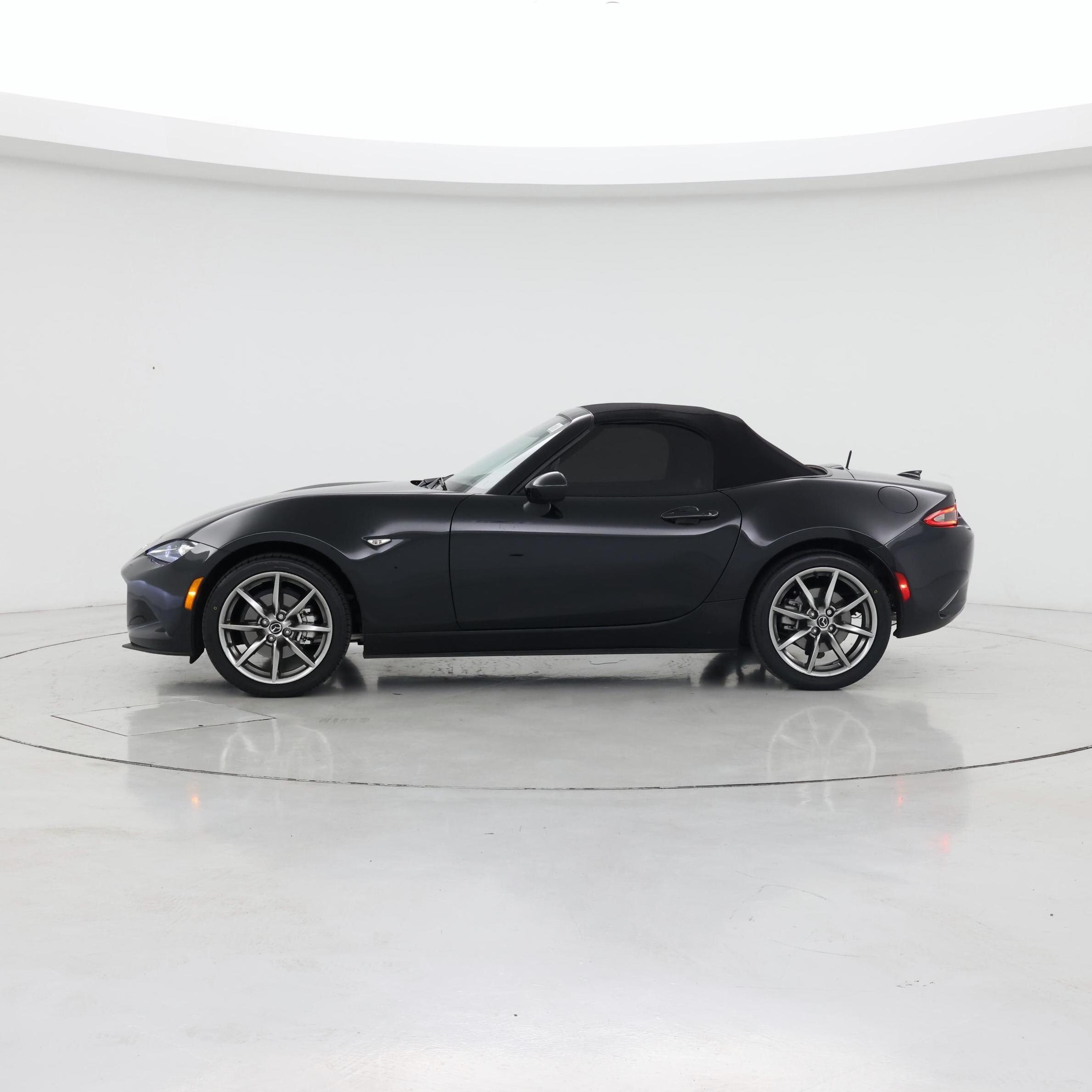 Thumbnail: 2022 Mazda MX-5 Miata - 3