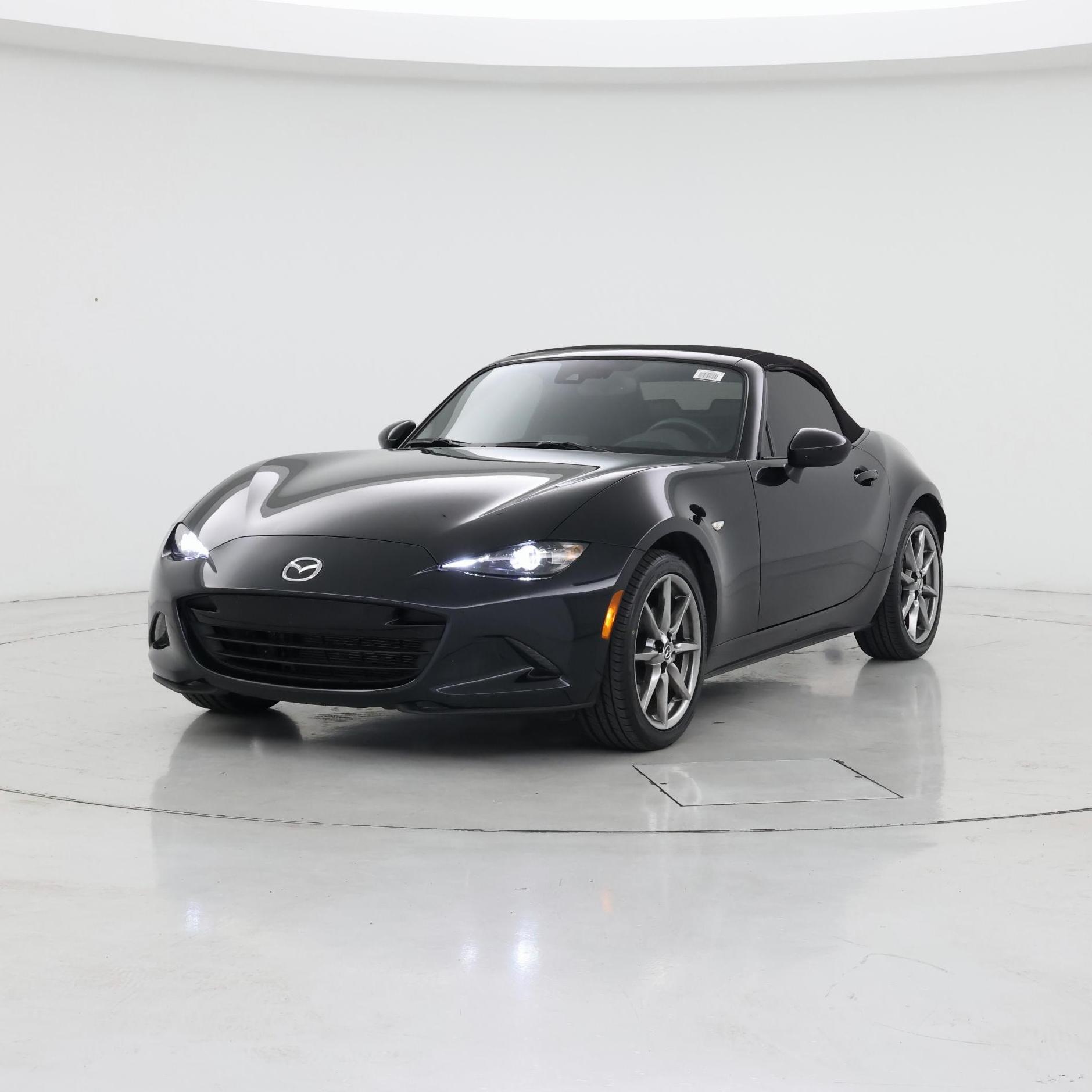 Thumbnail: 2022 Mazda MX-5 Miata - 4