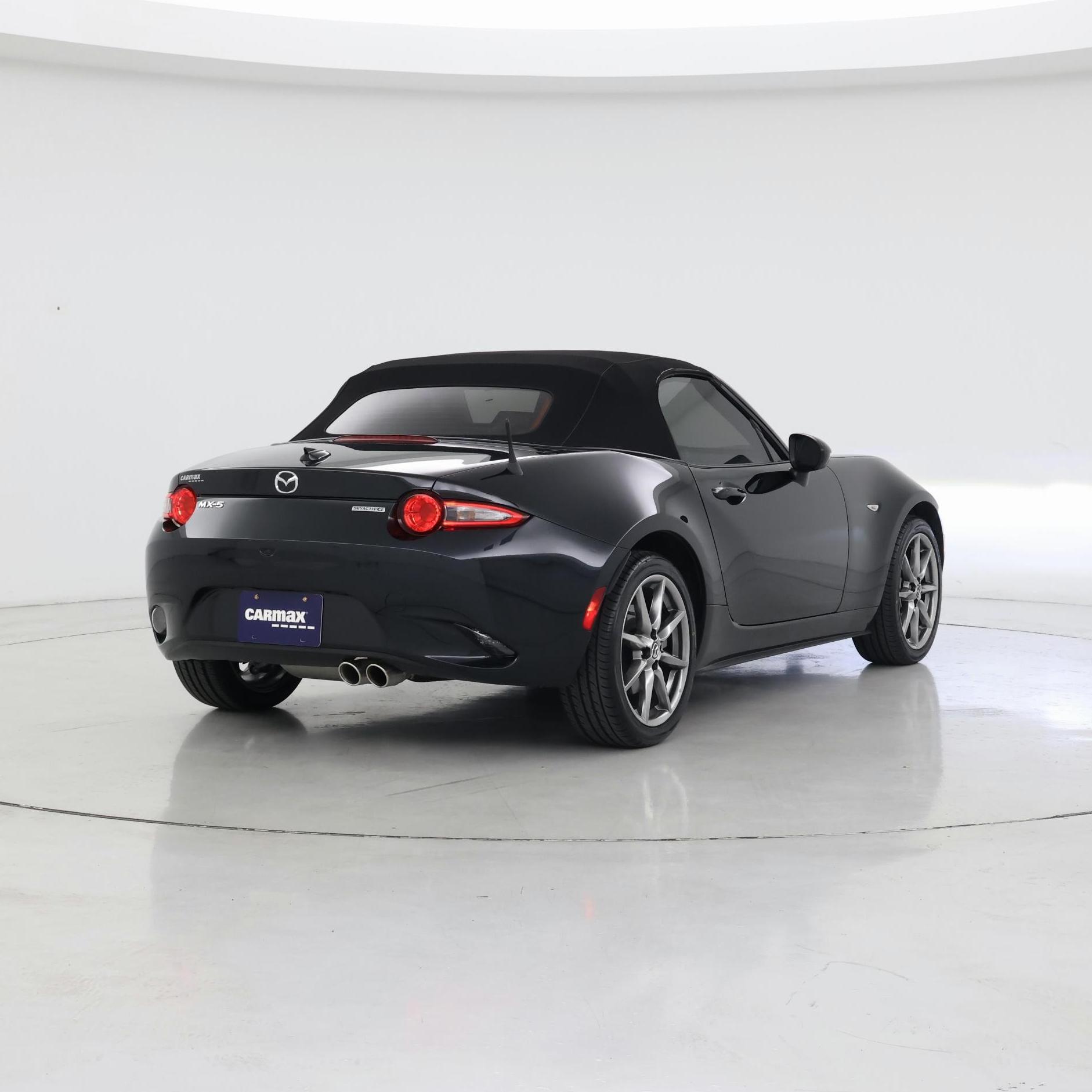 Thumbnail: 2022 Mazda MX-5 Miata - 8