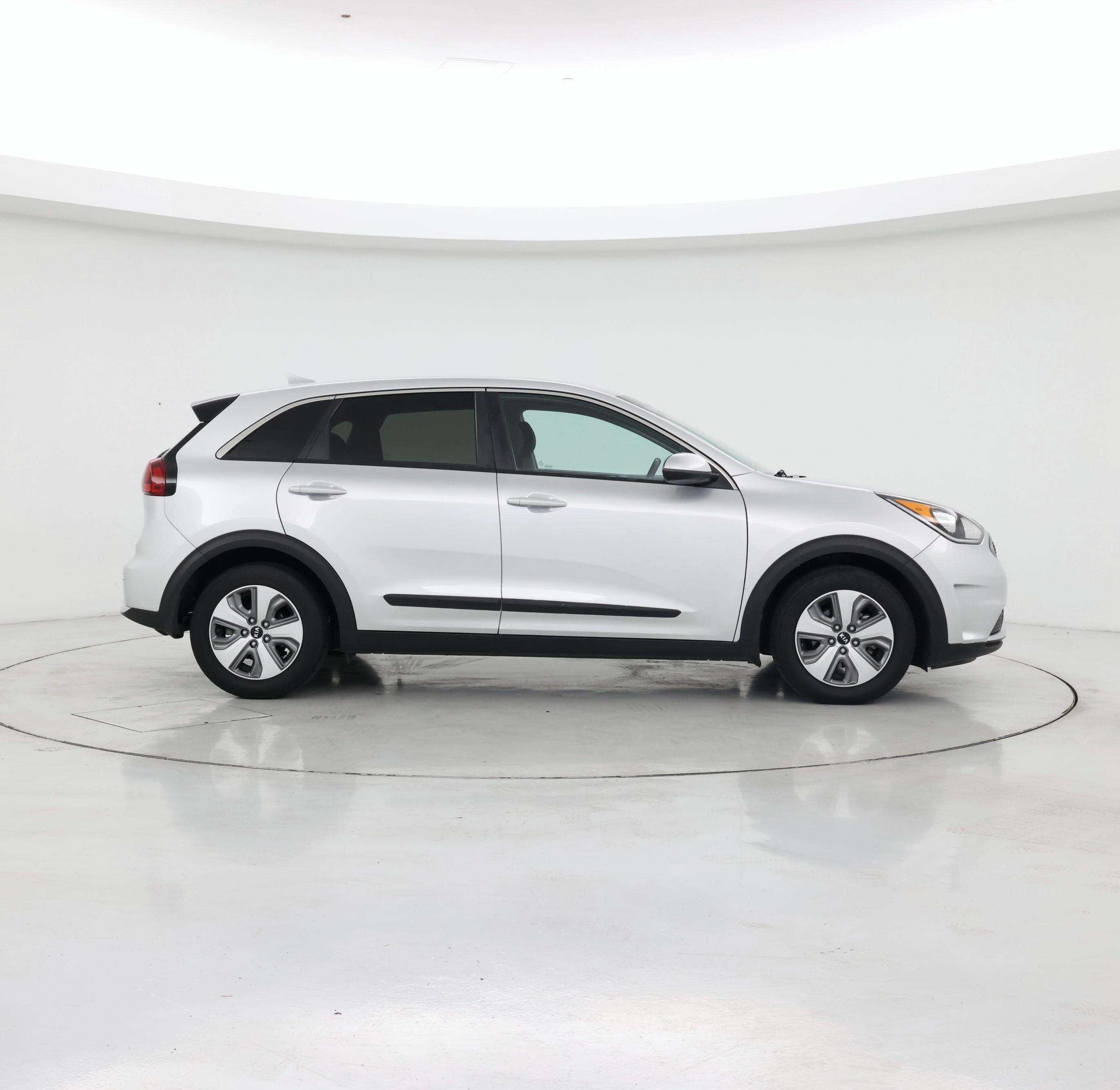 Thumbnail: 2017 Kia Niro - 7