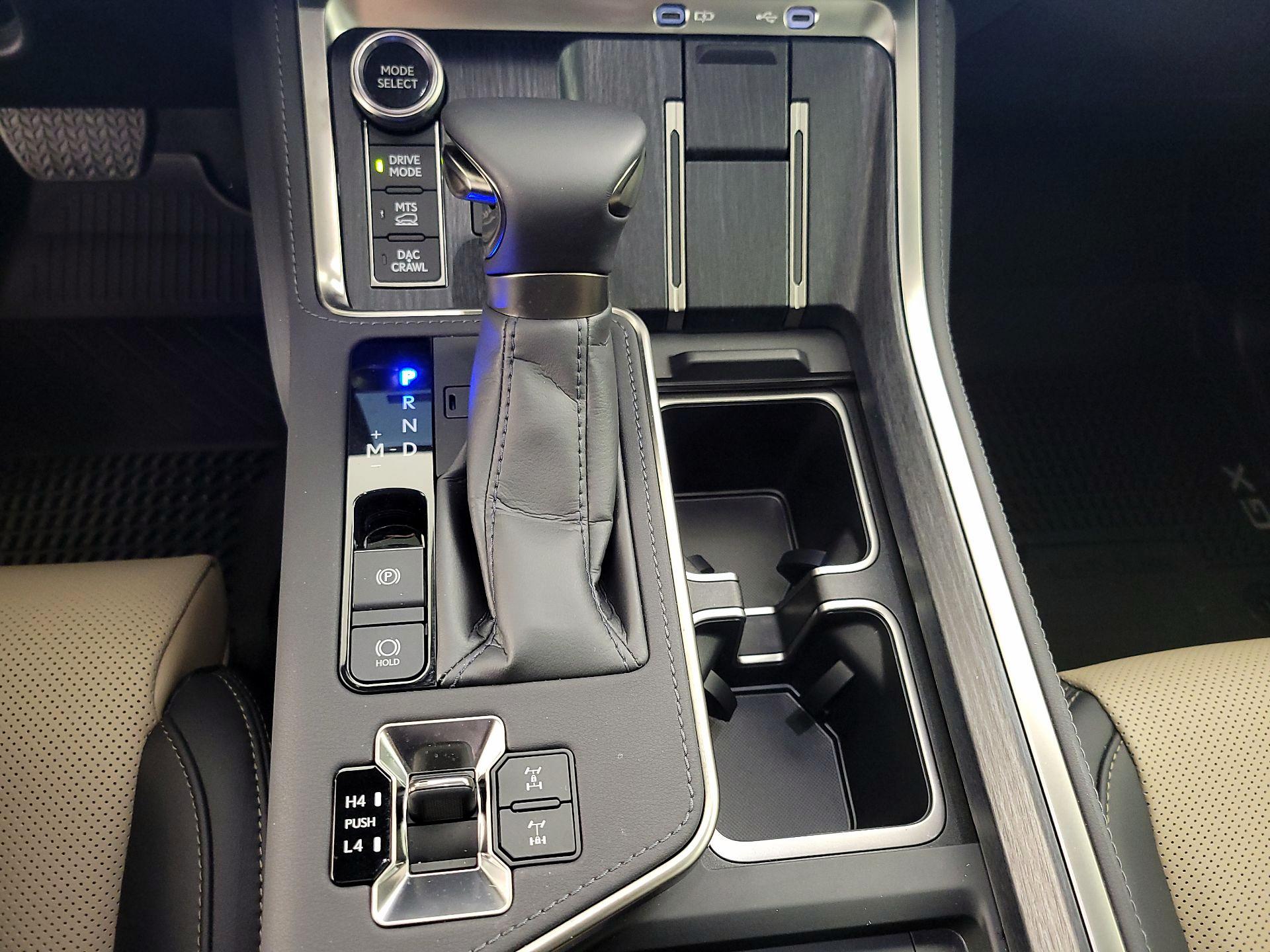 Thumbnail: 2025 Lexus GX - 18