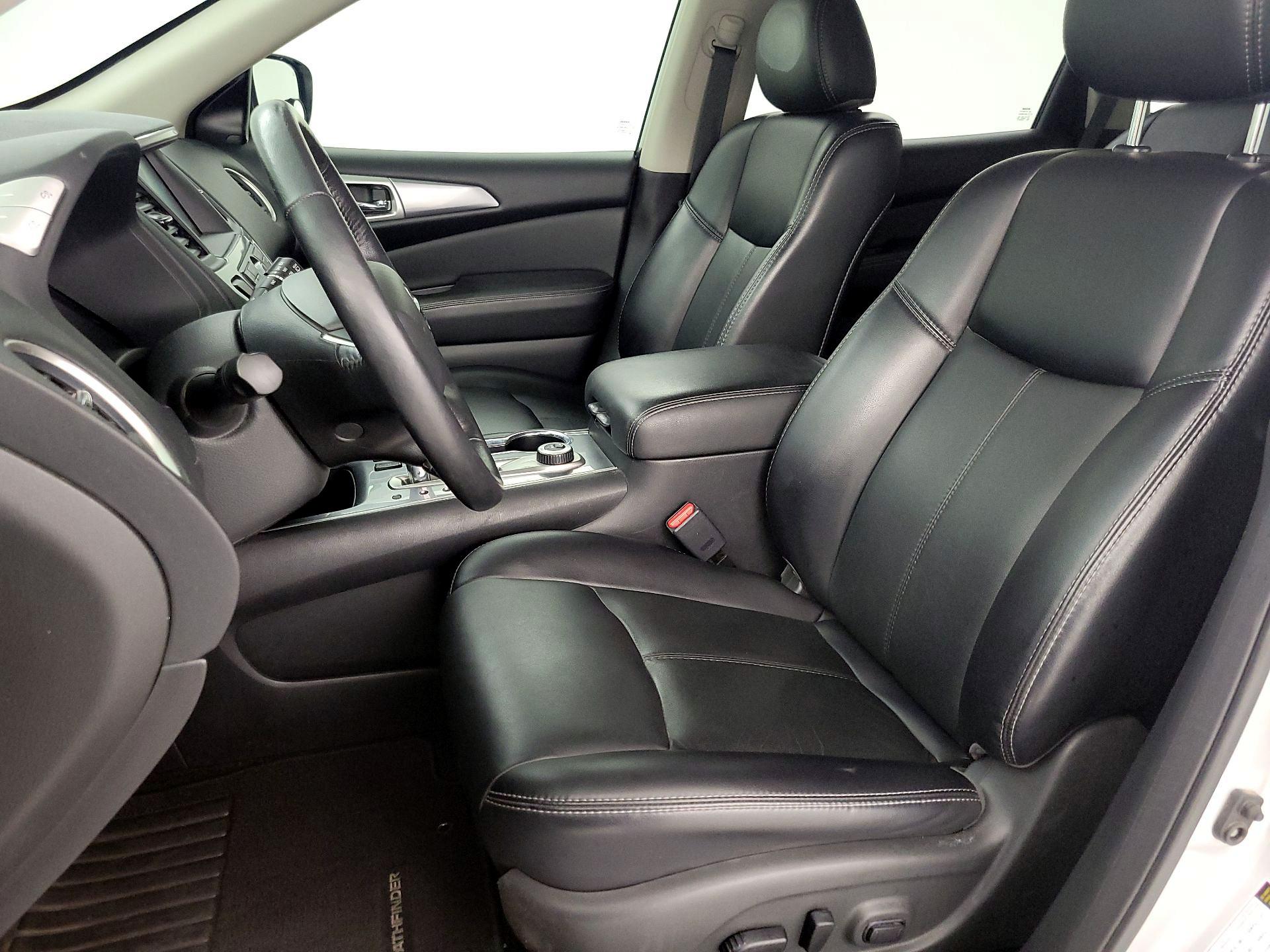 Thumbnail: 2019 Nissan Pathfinder - 11