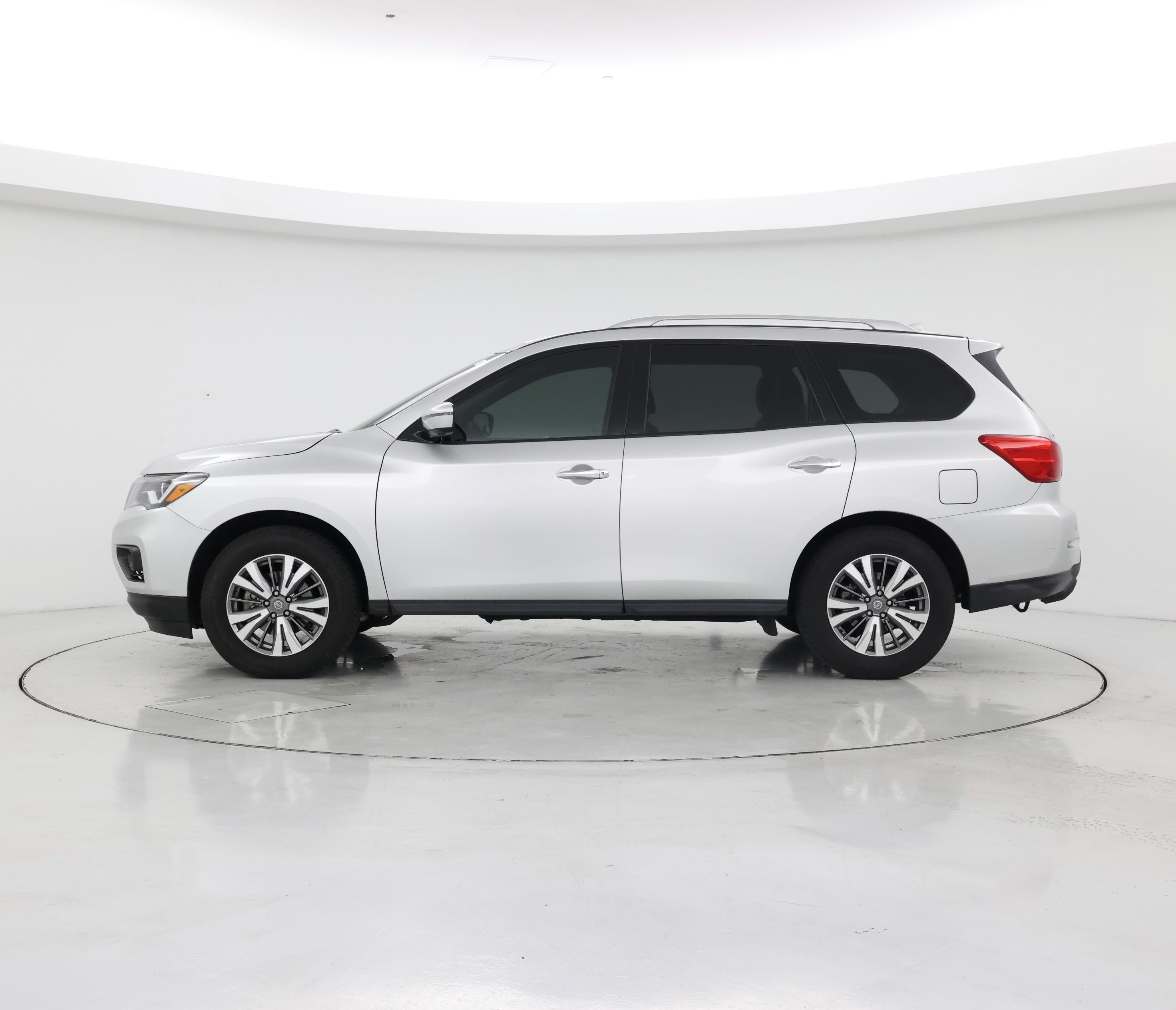 Thumbnail: 2019 Nissan Pathfinder - 3