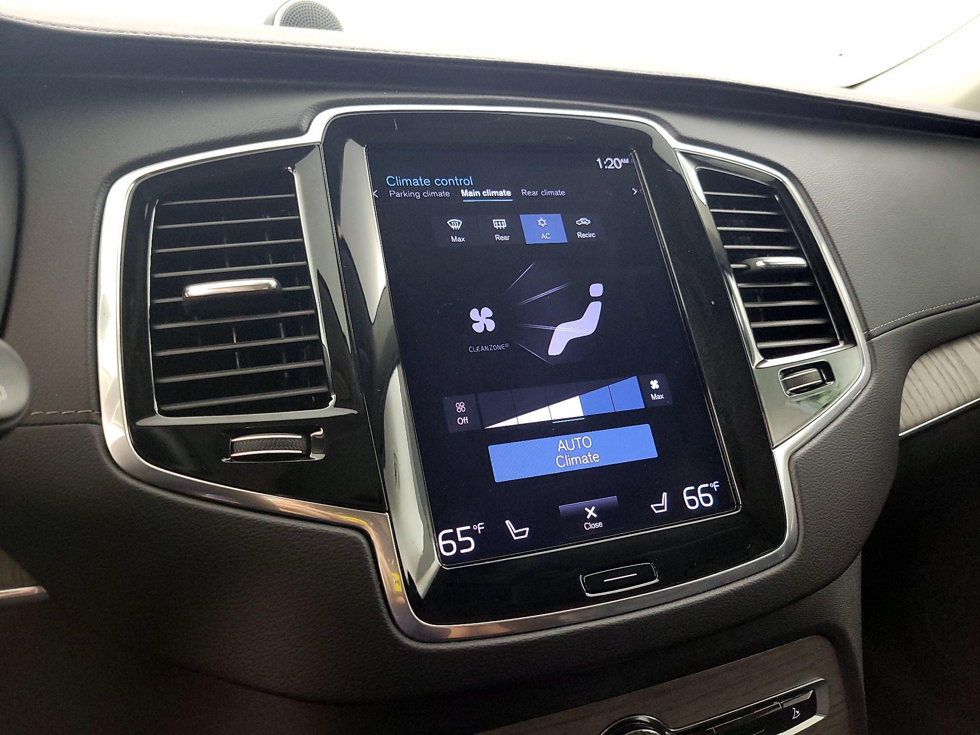 Thumbnail: 2022 Volvo XC90 - 17
