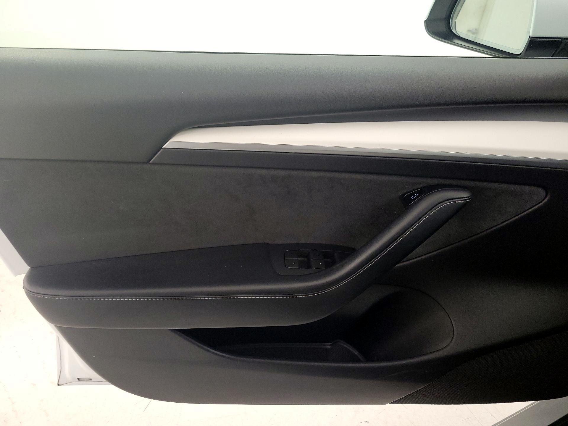 Thumbnail: 2021 Tesla Model 3 - 12