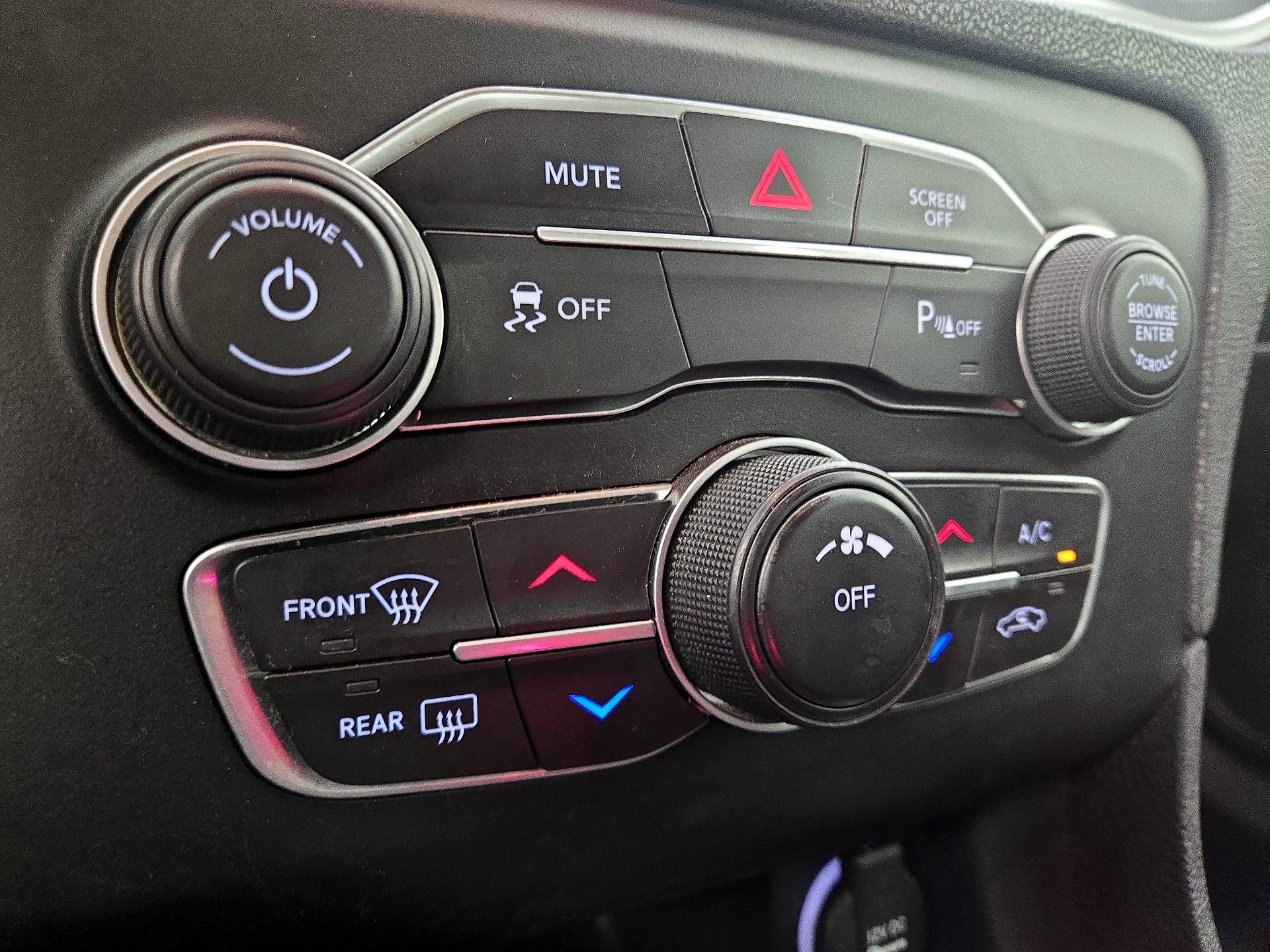 Thumbnail: 2022 Dodge Charger - 16