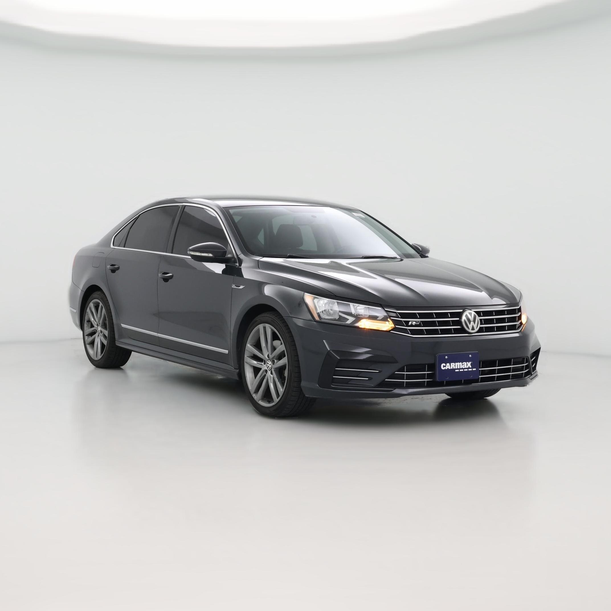 Thumbnail: 2017 Volkswagen Passat - 1