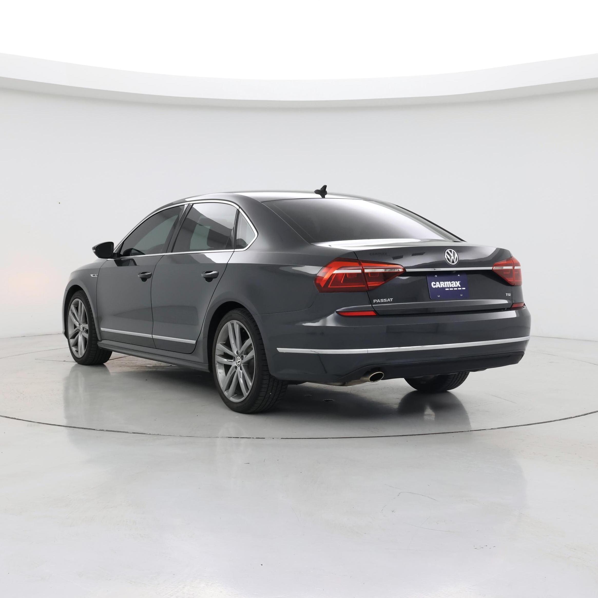 Thumbnail: 2017 Volkswagen Passat - 2