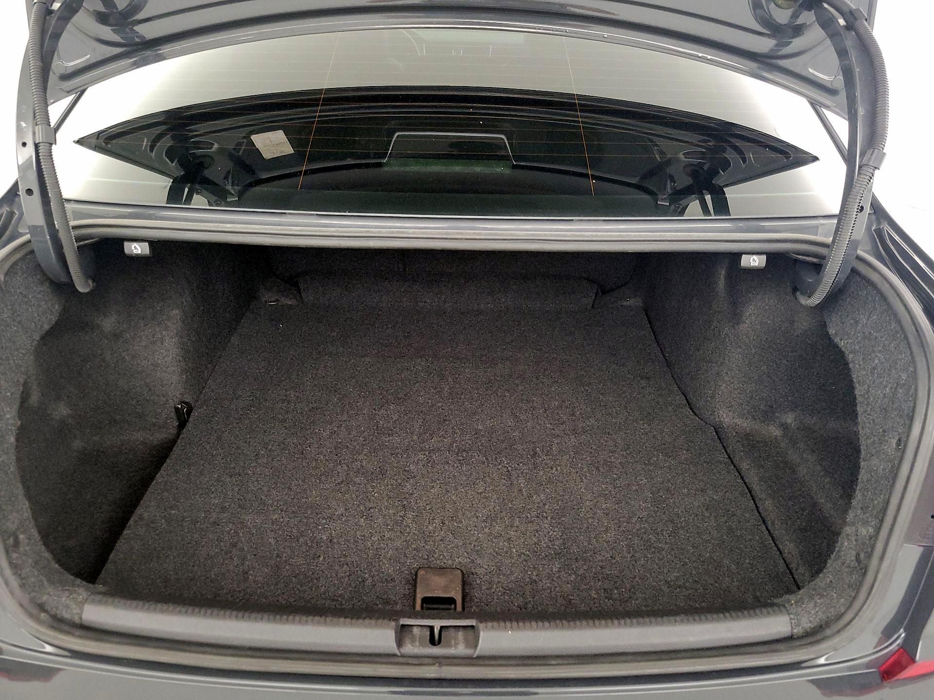Thumbnail: 2017 Volkswagen Passat - 20