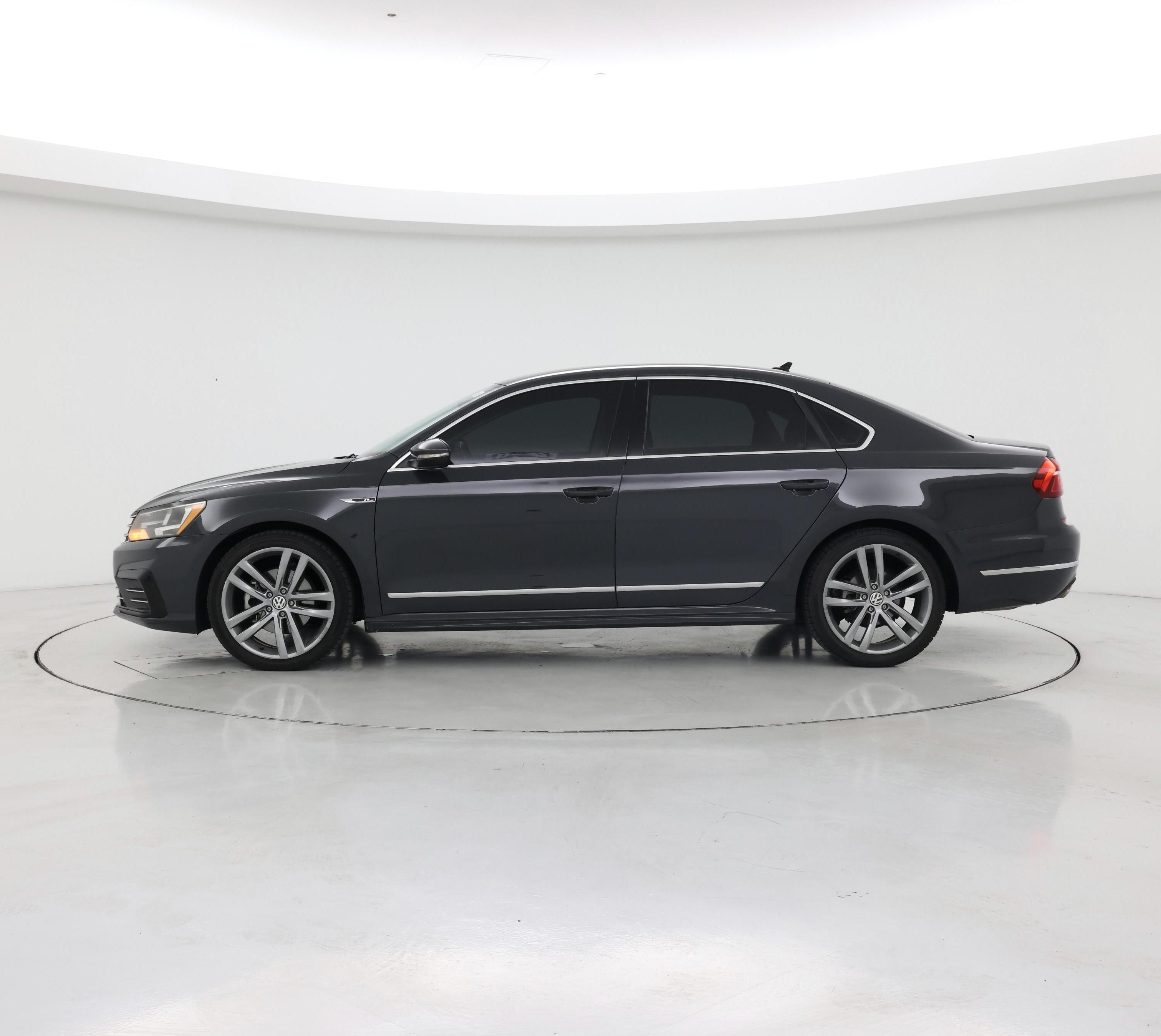 Thumbnail: 2017 Volkswagen Passat - 3