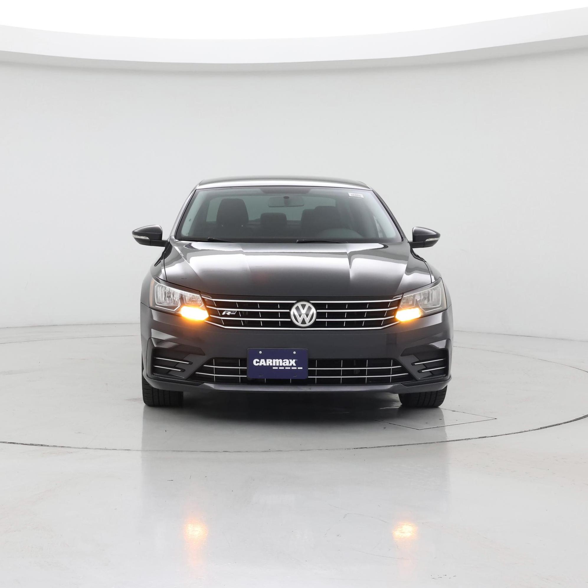 Thumbnail: 2017 Volkswagen Passat - 5