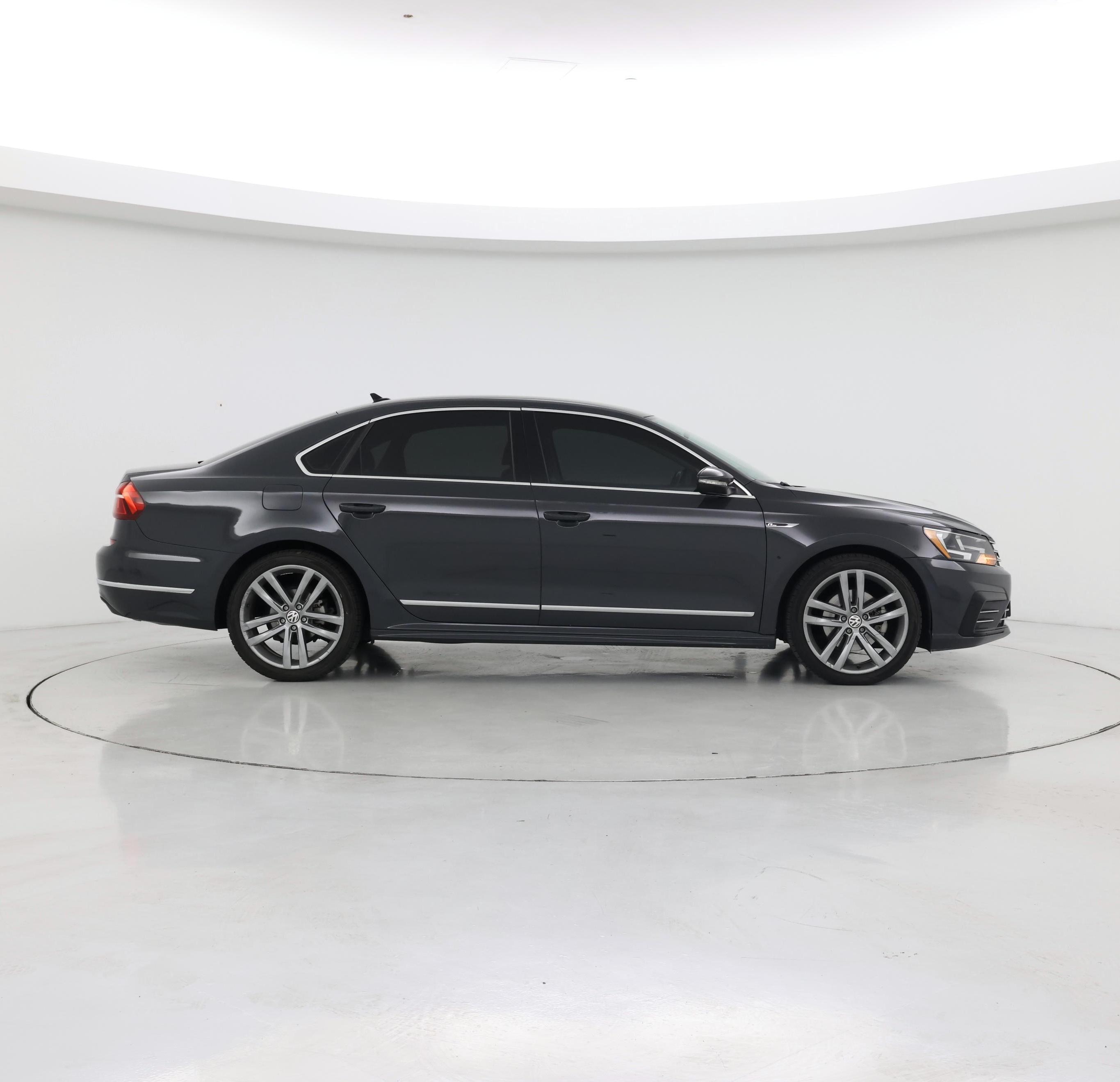 Thumbnail: 2017 Volkswagen Passat - 7