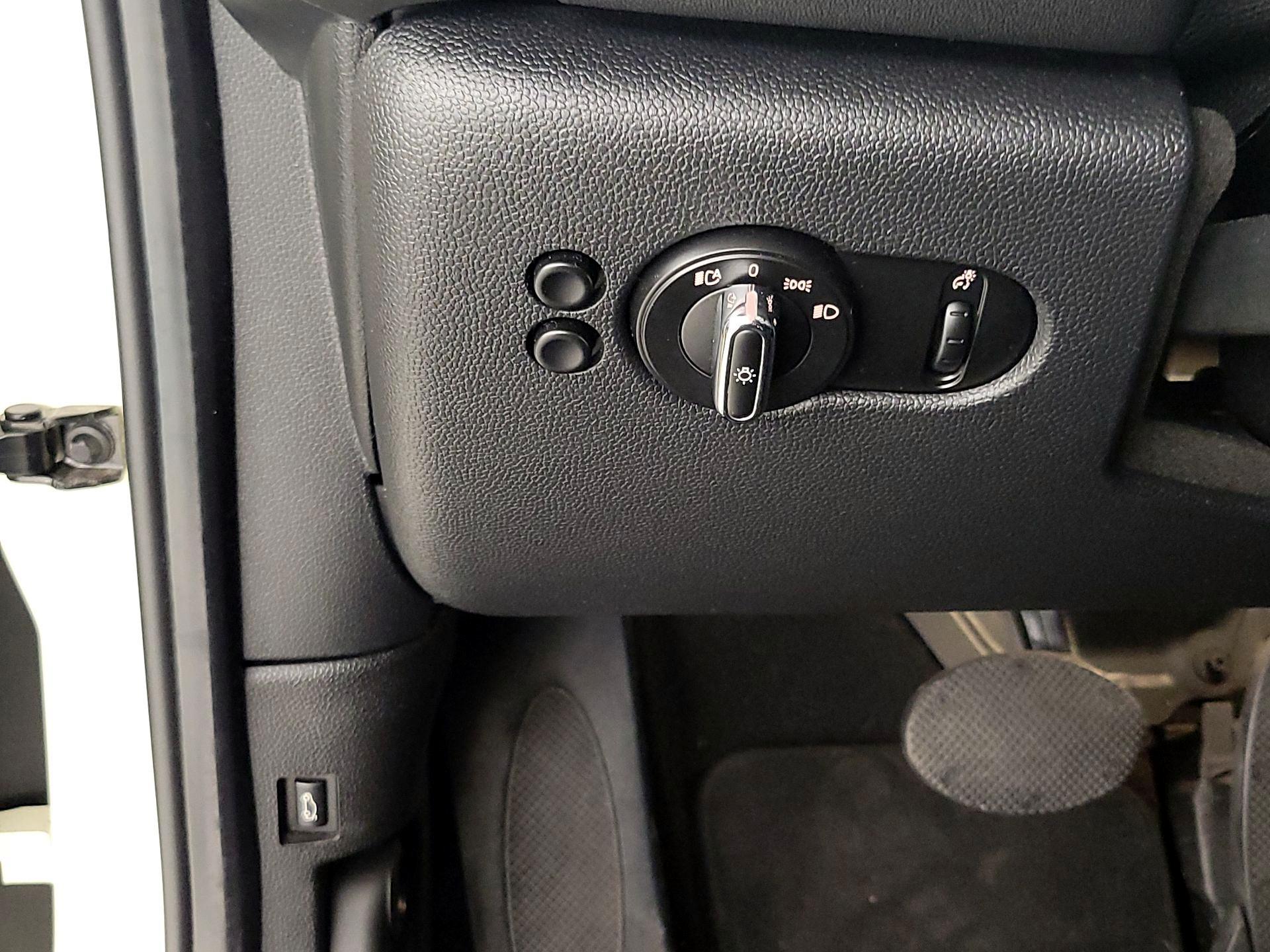 Thumbnail: 2019 MINI Cooper Hardtop - 13