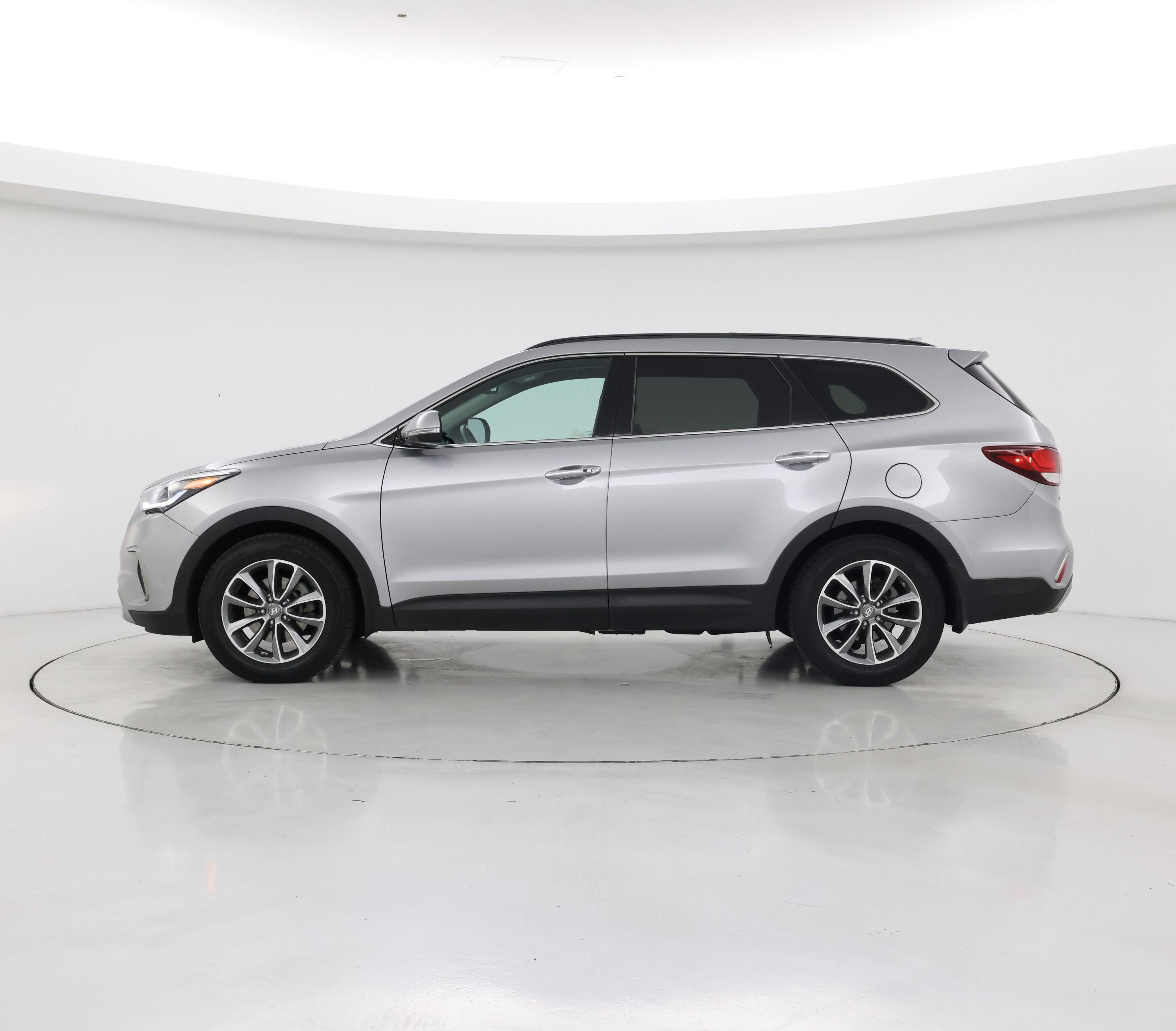Thumbnail: 2018 Hyundai Santa Fe - 3