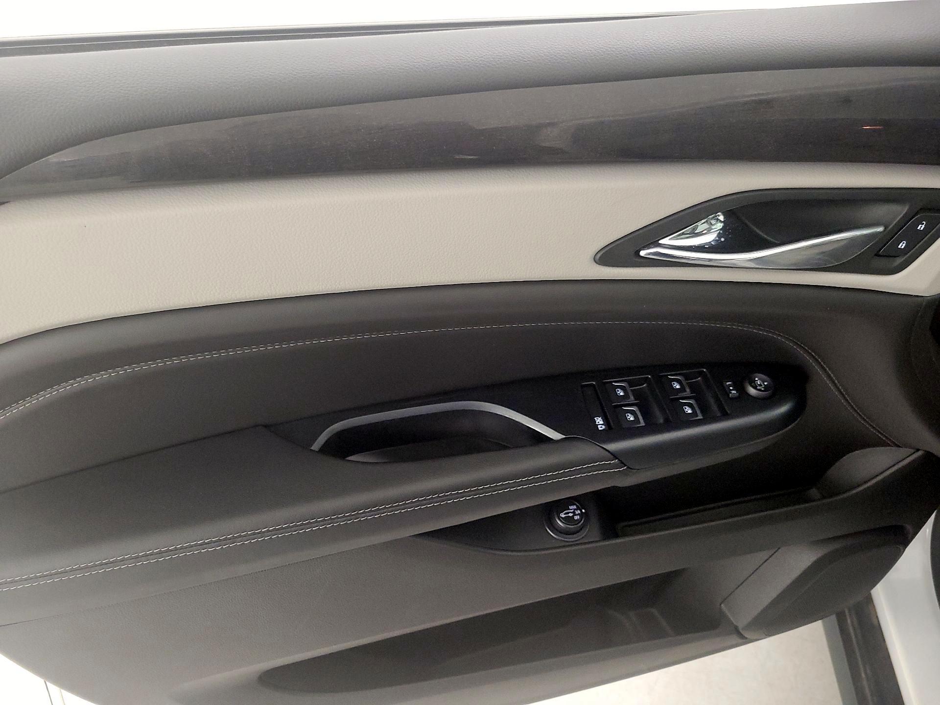 Thumbnail: 2015 Cadillac SRX - 12