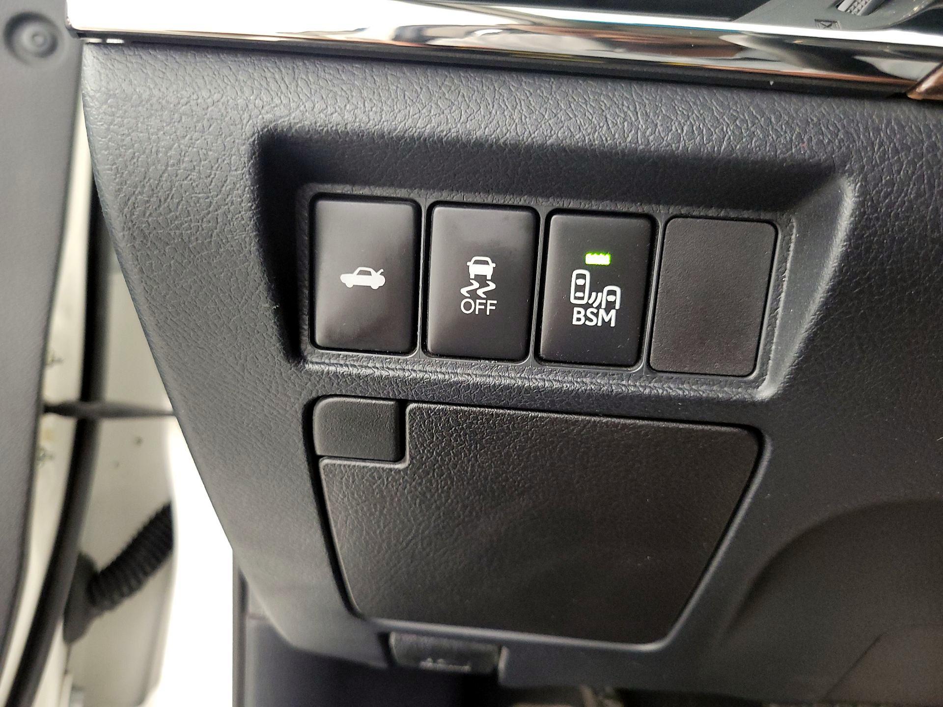 Thumbnail: 2014 Toyota Avalon - 13