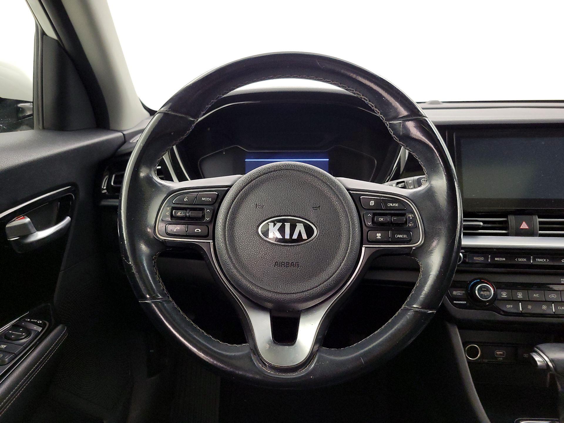 Thumbnail: 2020 Kia Niro - 10