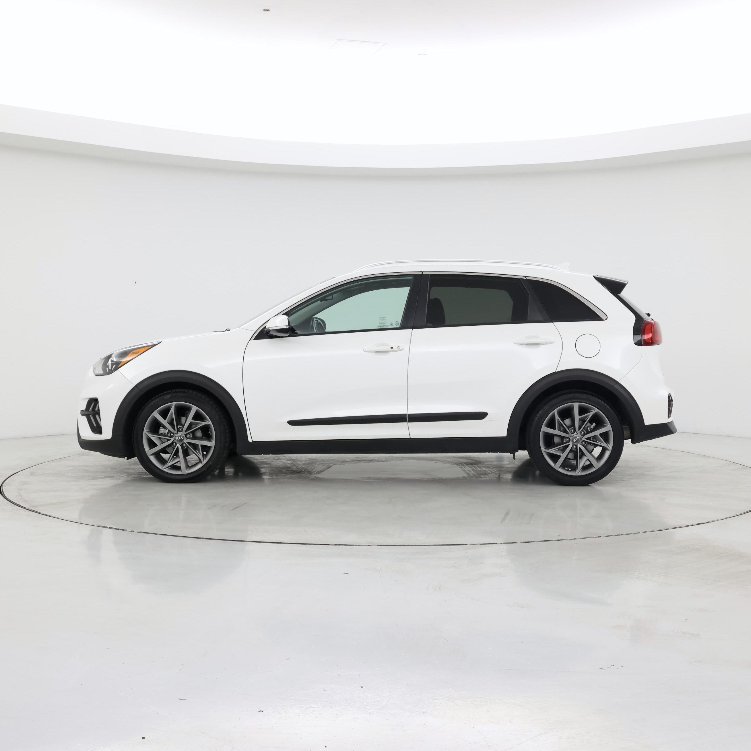 Thumbnail: 2020 Kia Niro - 3