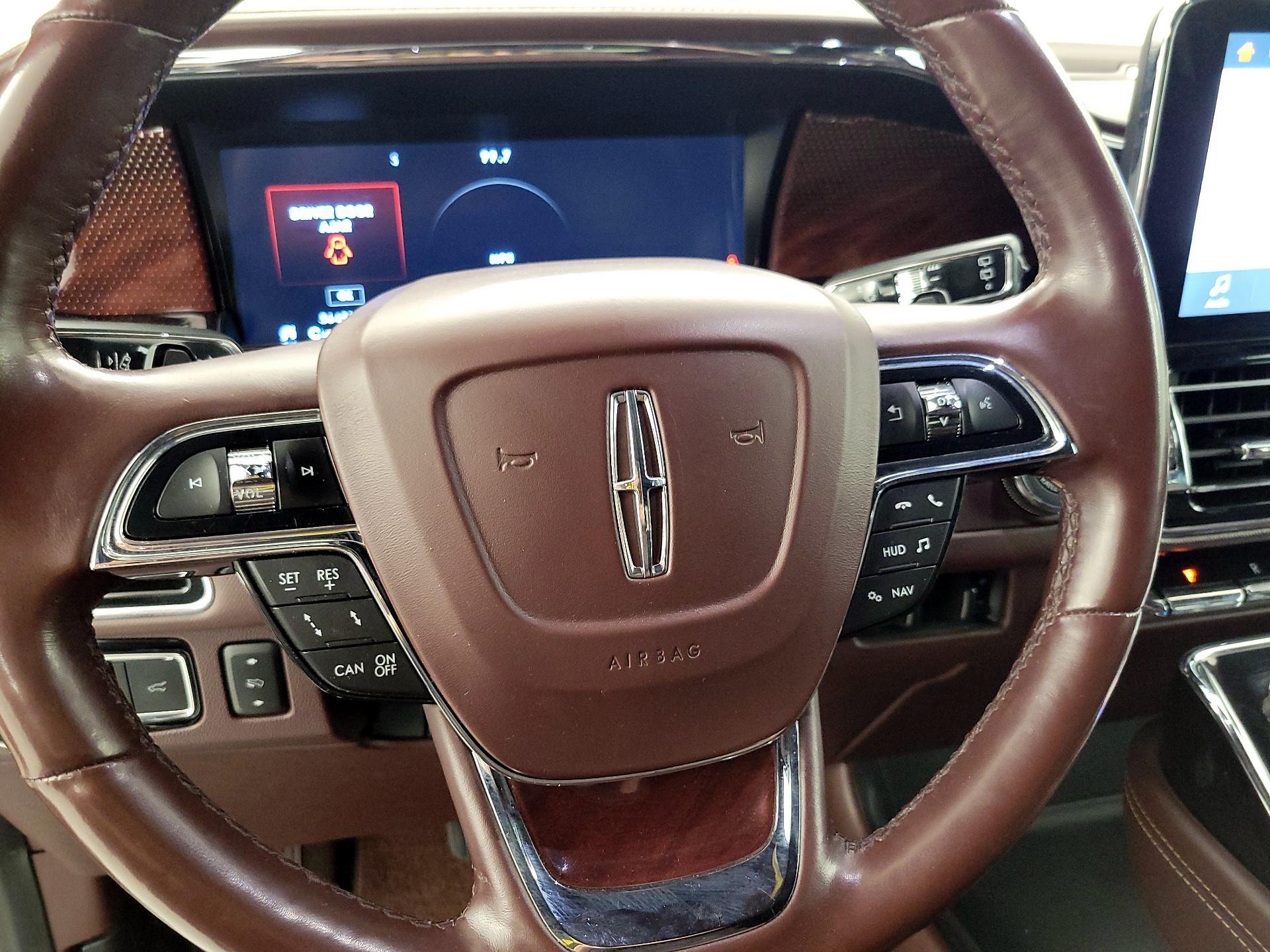 Thumbnail: 2019 Lincoln Navigator L - 10