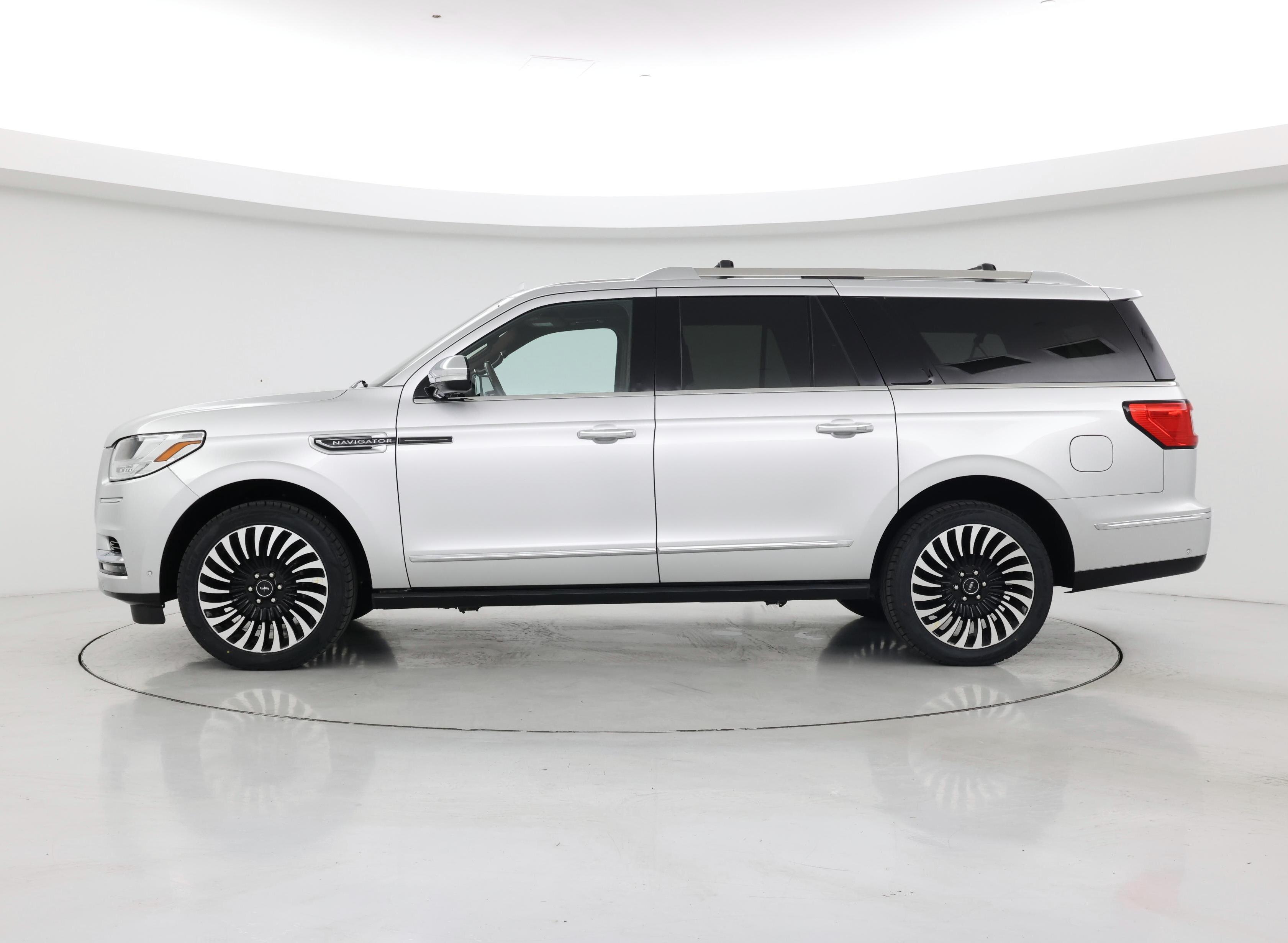 Thumbnail: 2019 Lincoln Navigator L - 3